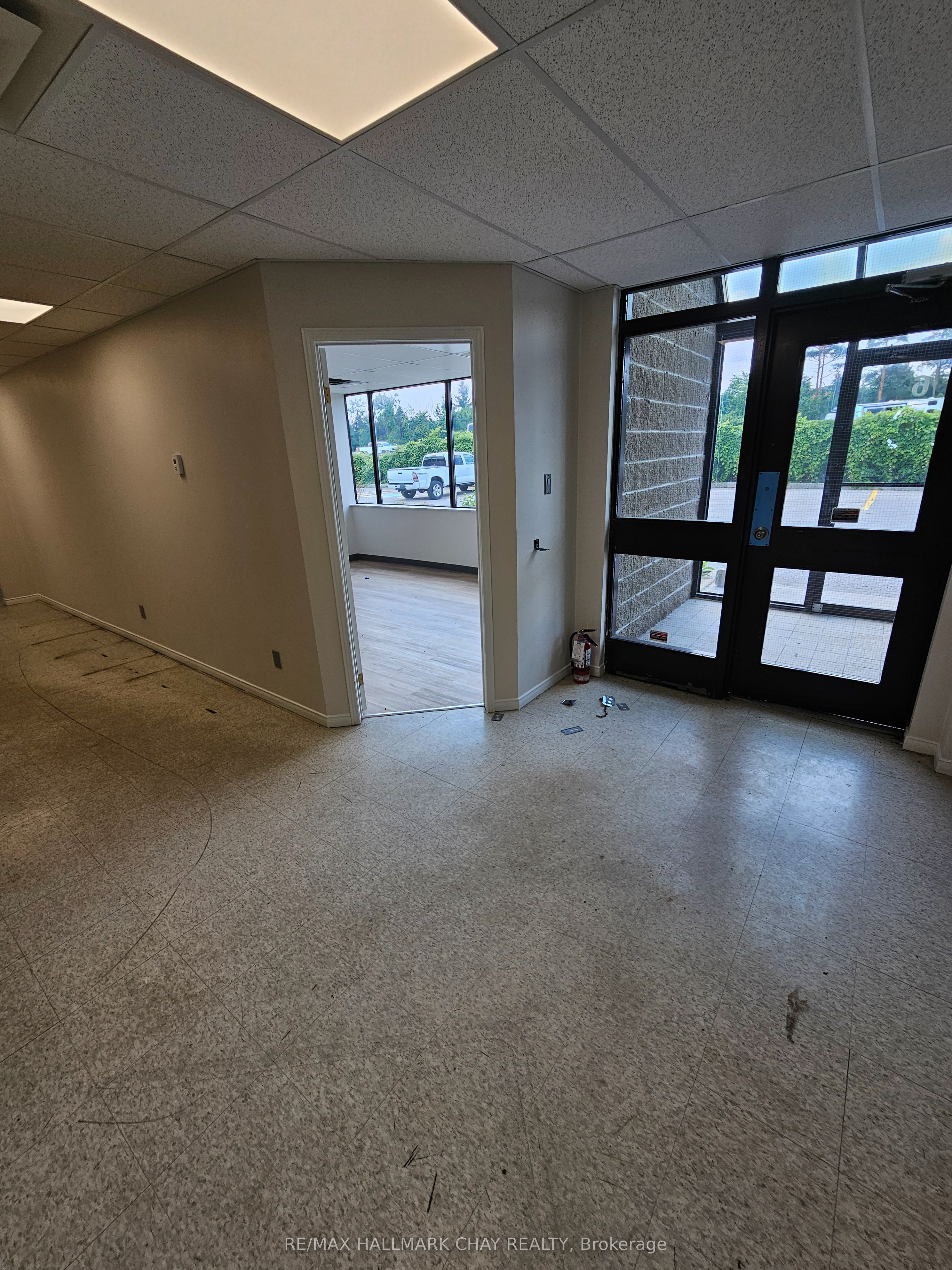 90 Saunders Road 6 Property Photo 6