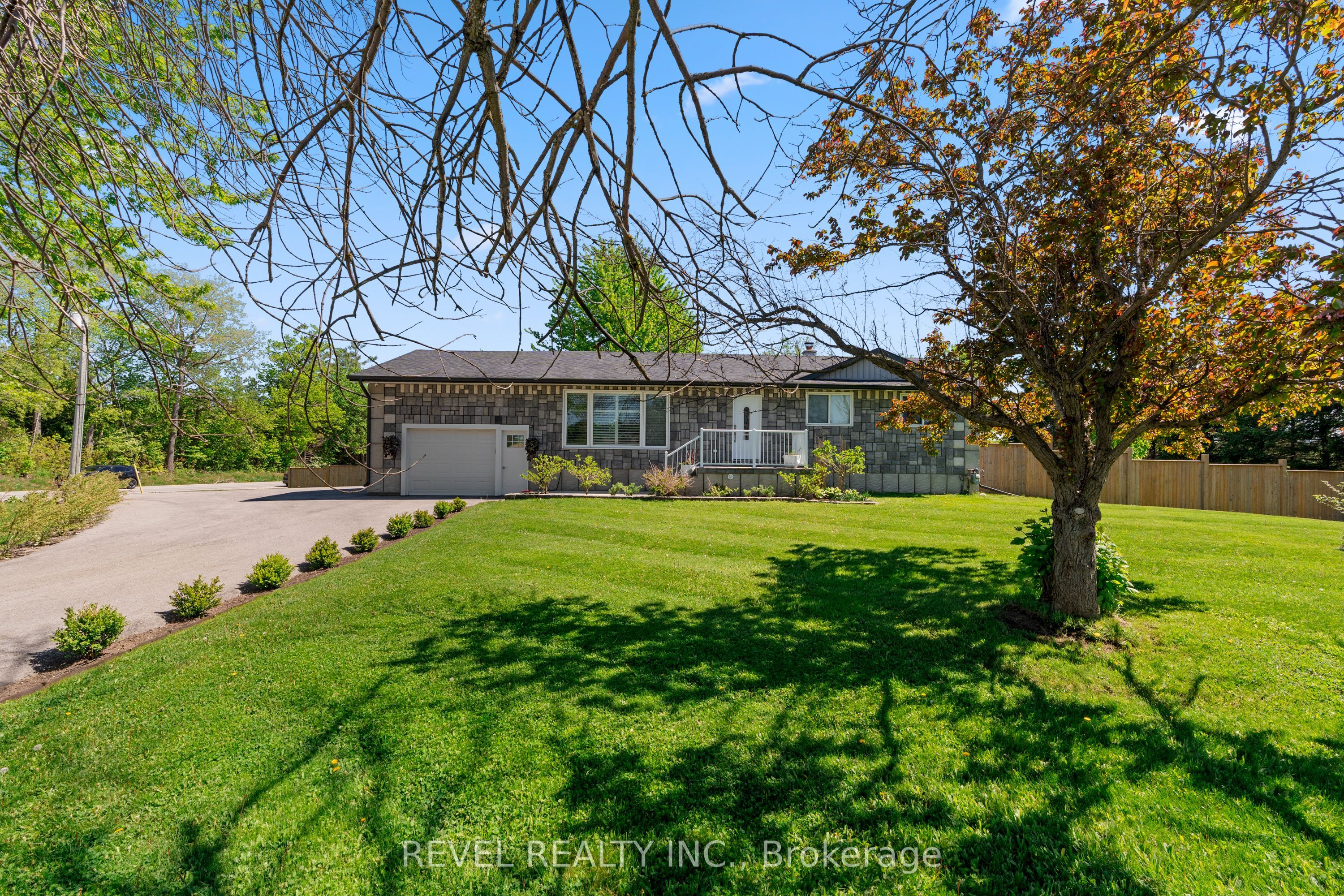 6537 9 County Road Property Photo 1