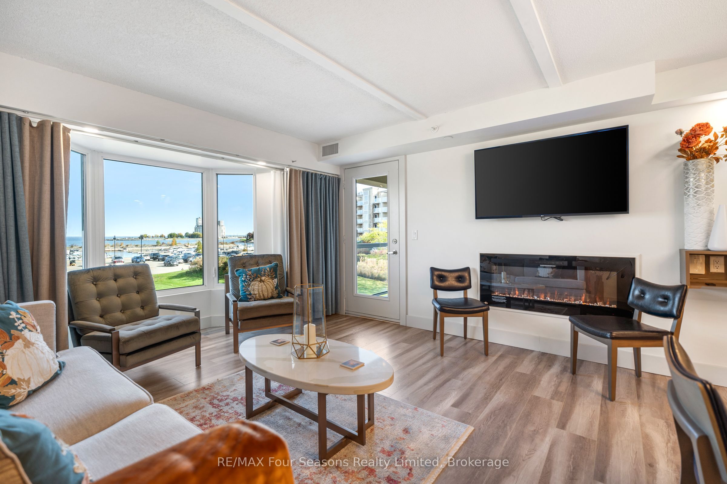 #4407-4409 - 9 Harbour Street Property Photo 7