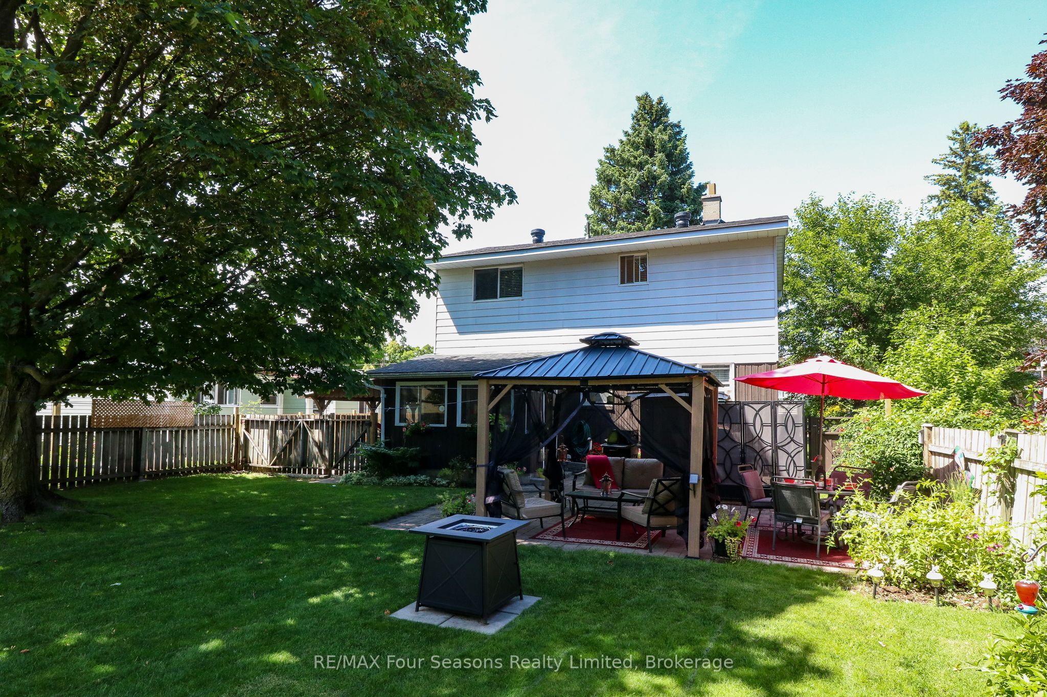 46 Erie Street Property Photo 5