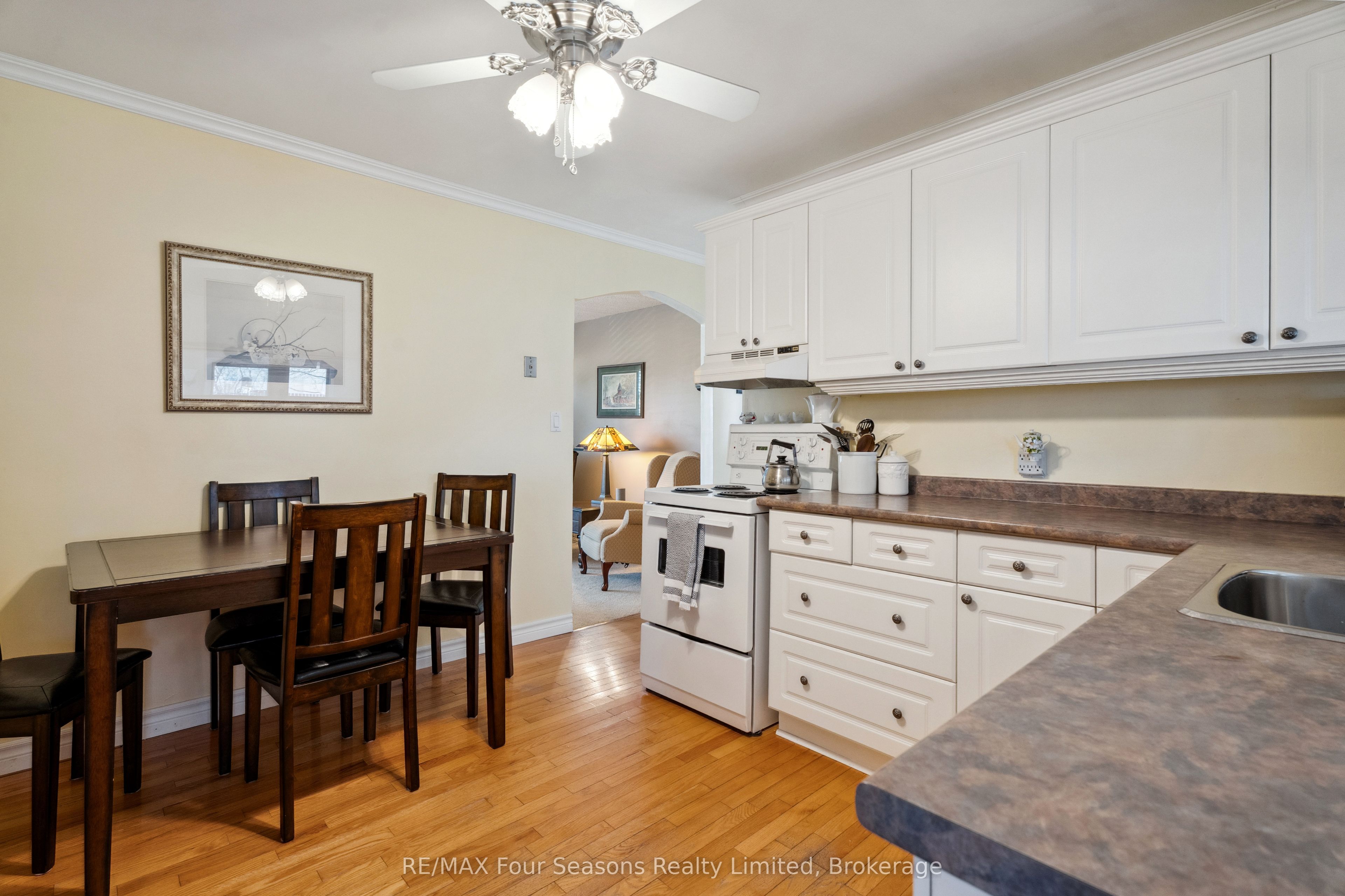 46 Erie Street Property Photo 6
