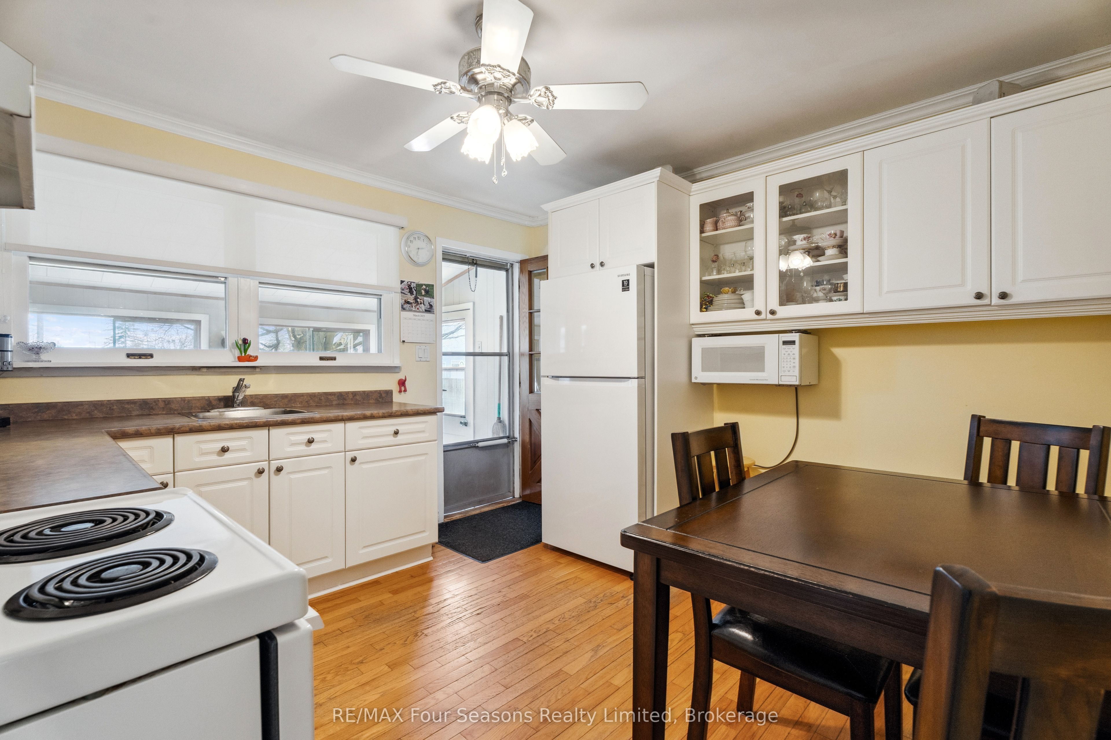 46 Erie Street Property Photo 7
