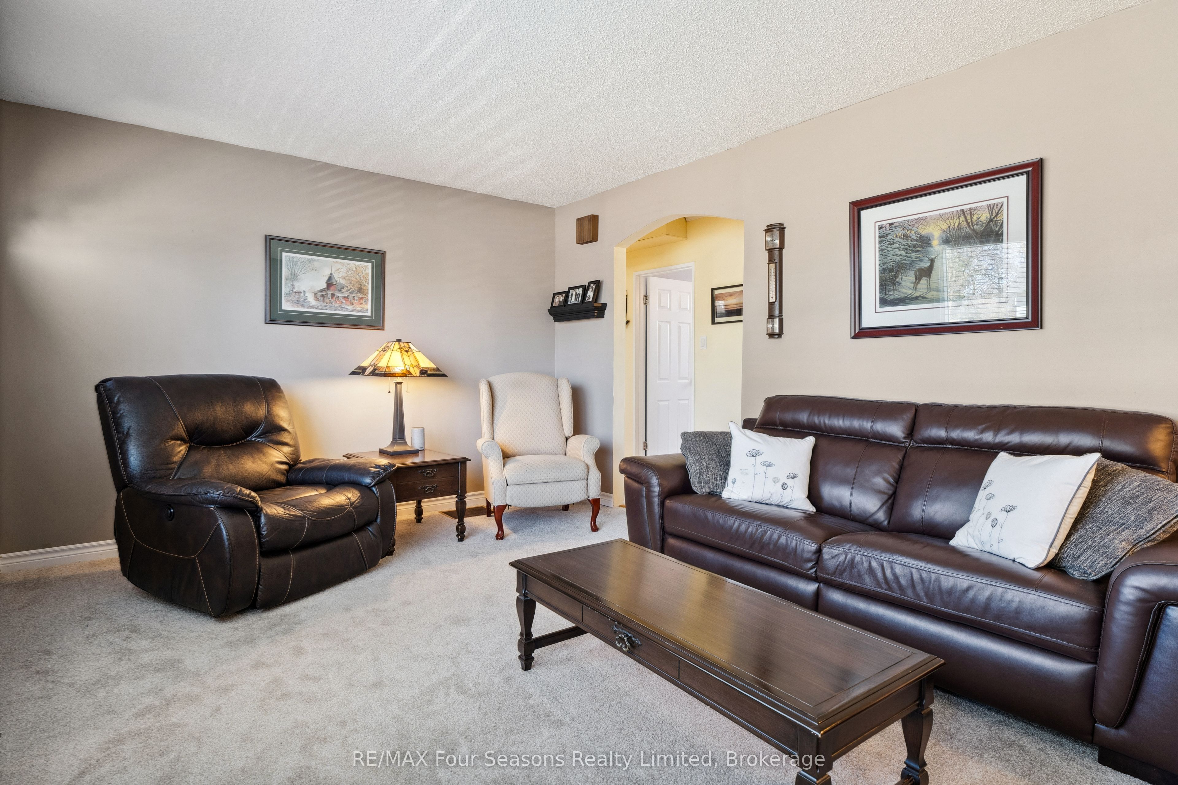 46 Erie Street Property Photo 8