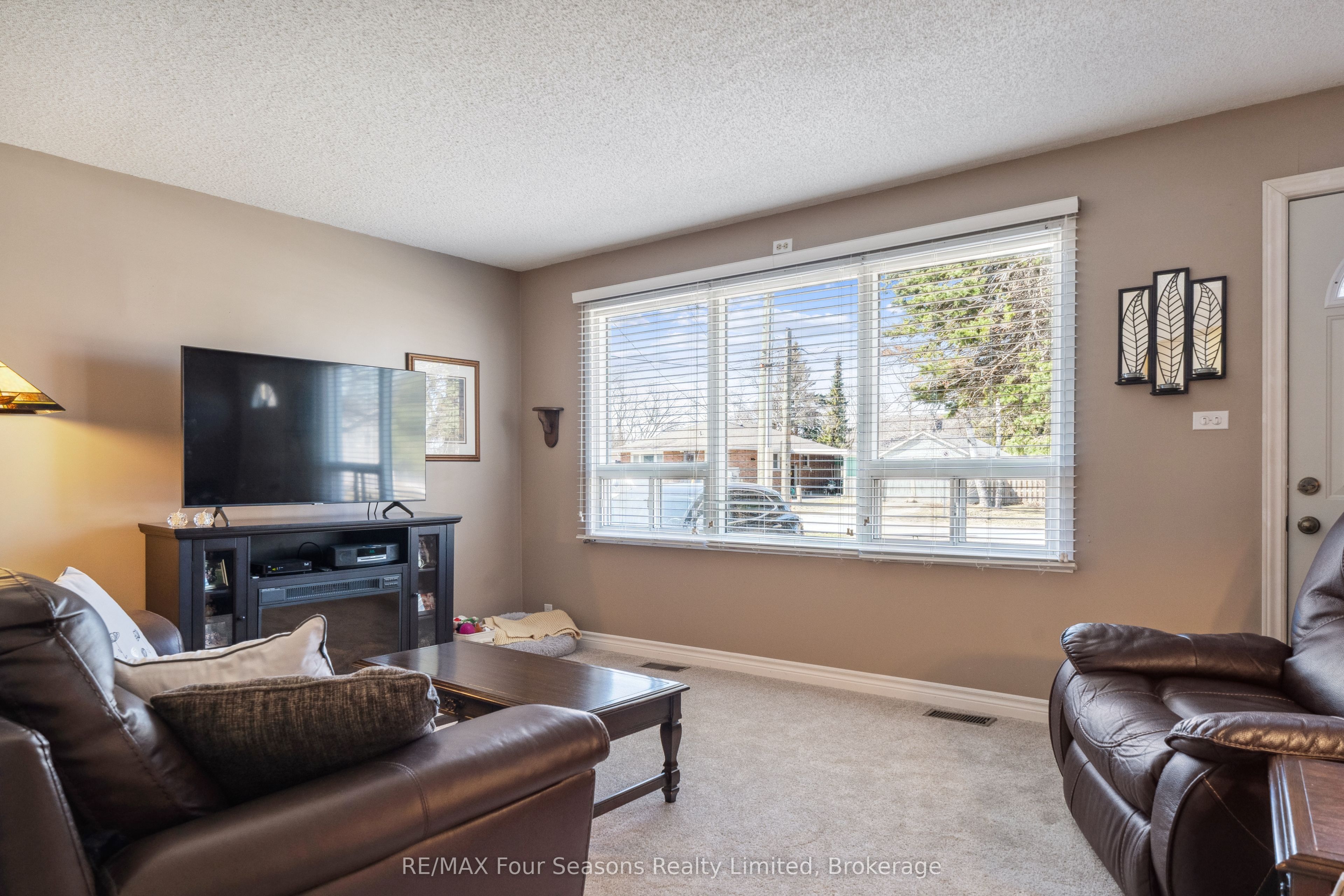 46 Erie Street Property Photo 9