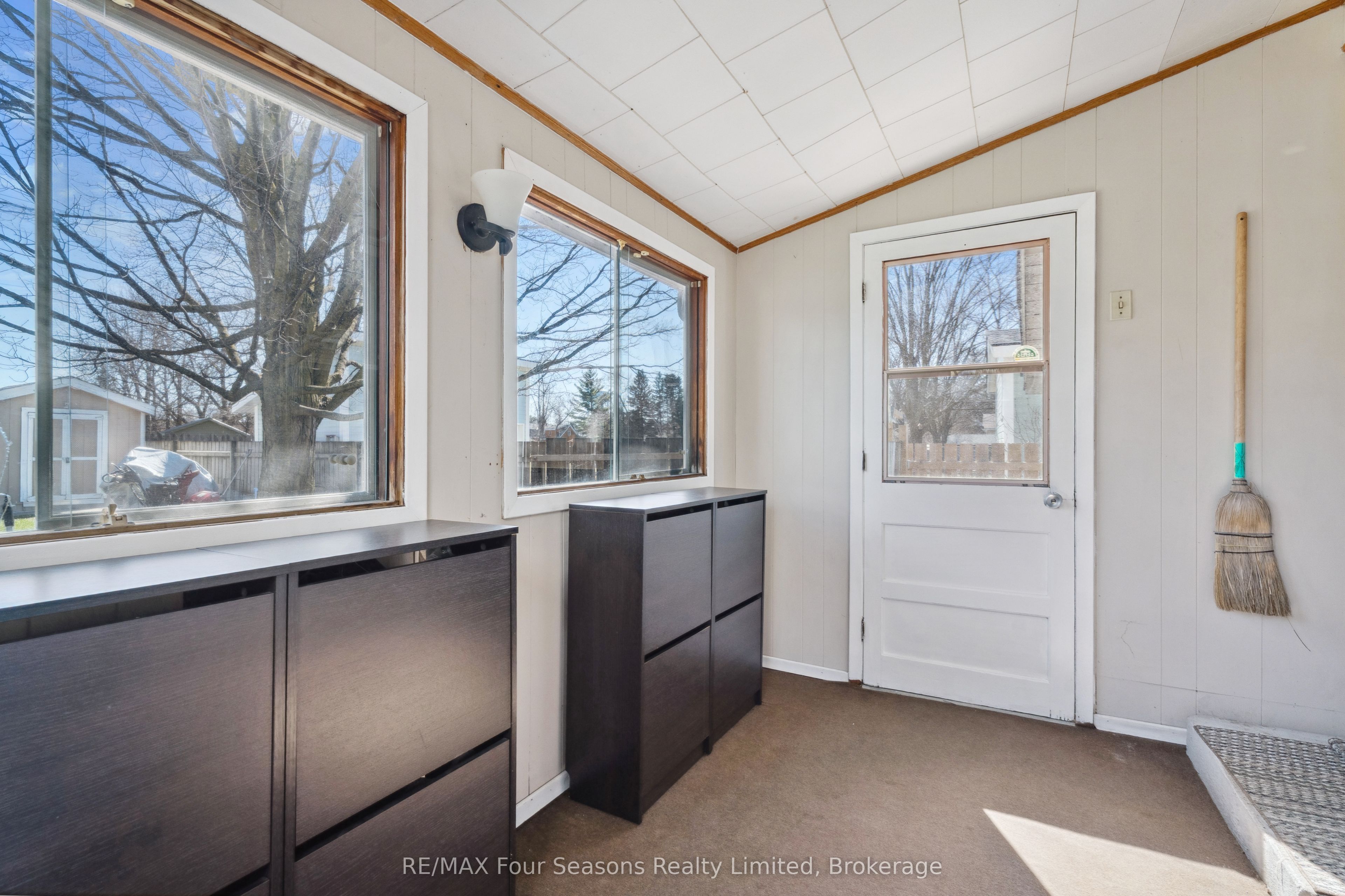 46 Erie Street Property Photo 22