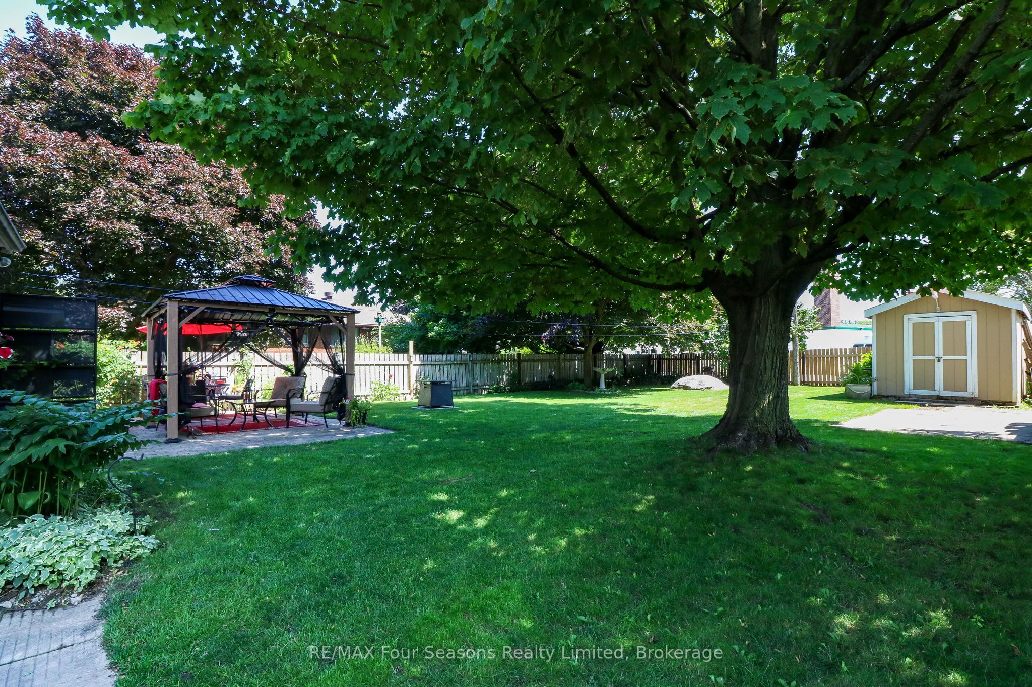 46 Erie Street Property Photo 28