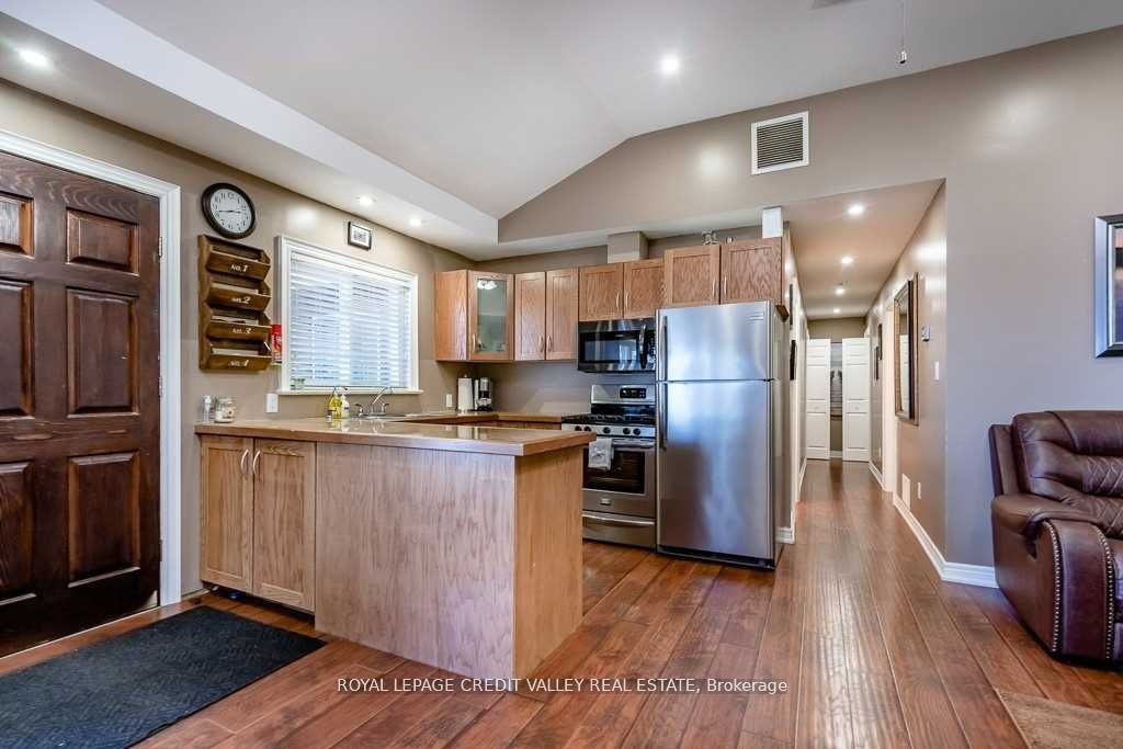 230 Robins Point Road Property Photo 7