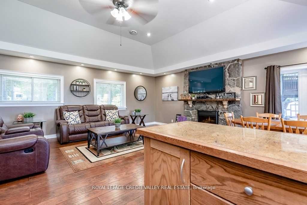 230 Robins Point Road Property Photo 8