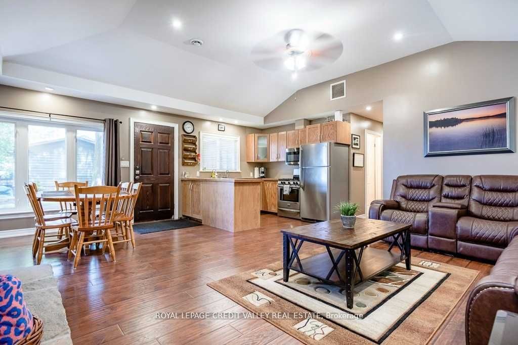 230 Robins Point Road Property Photo 10