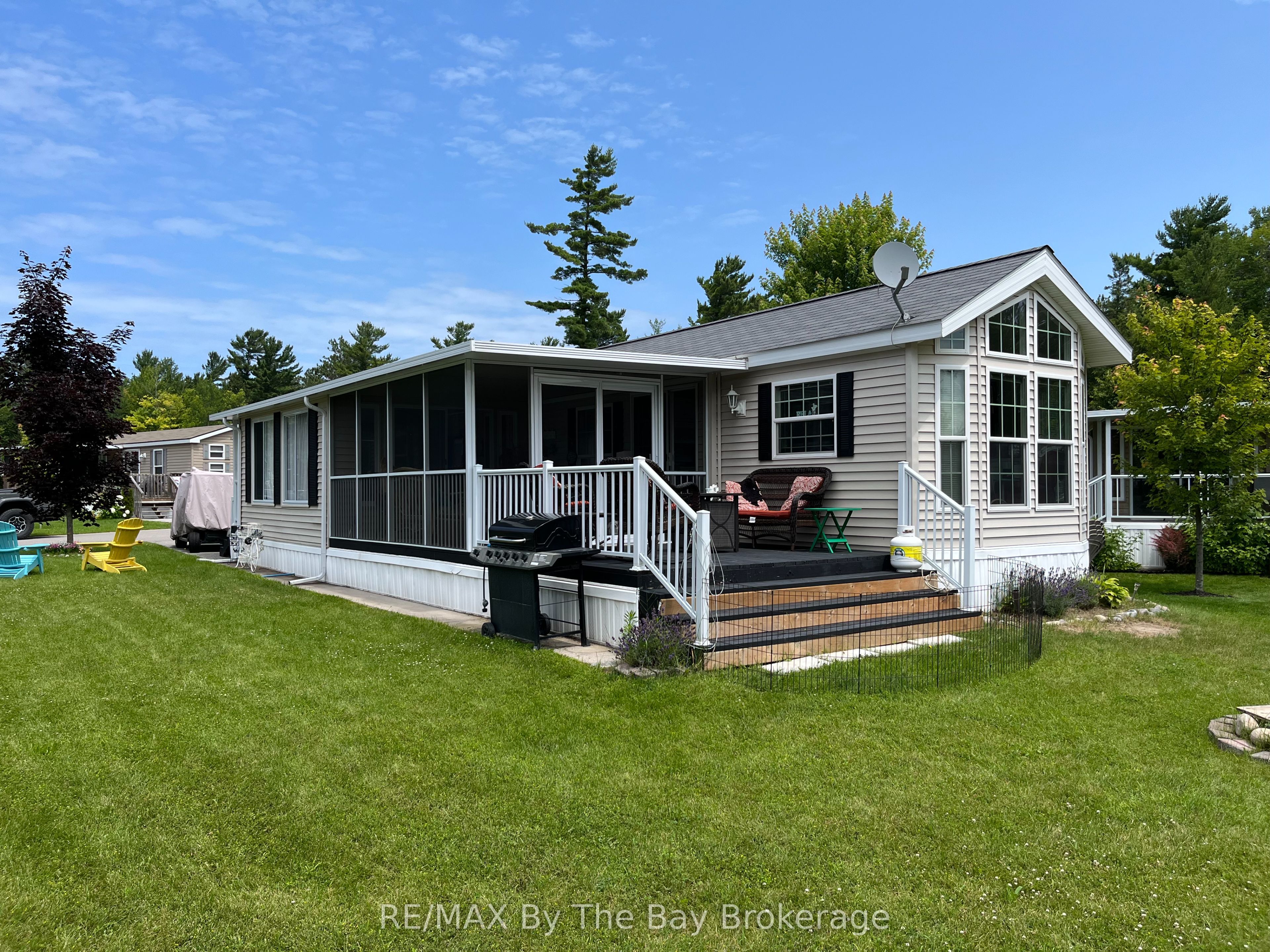 15 Kenora Trail Property Photo 1