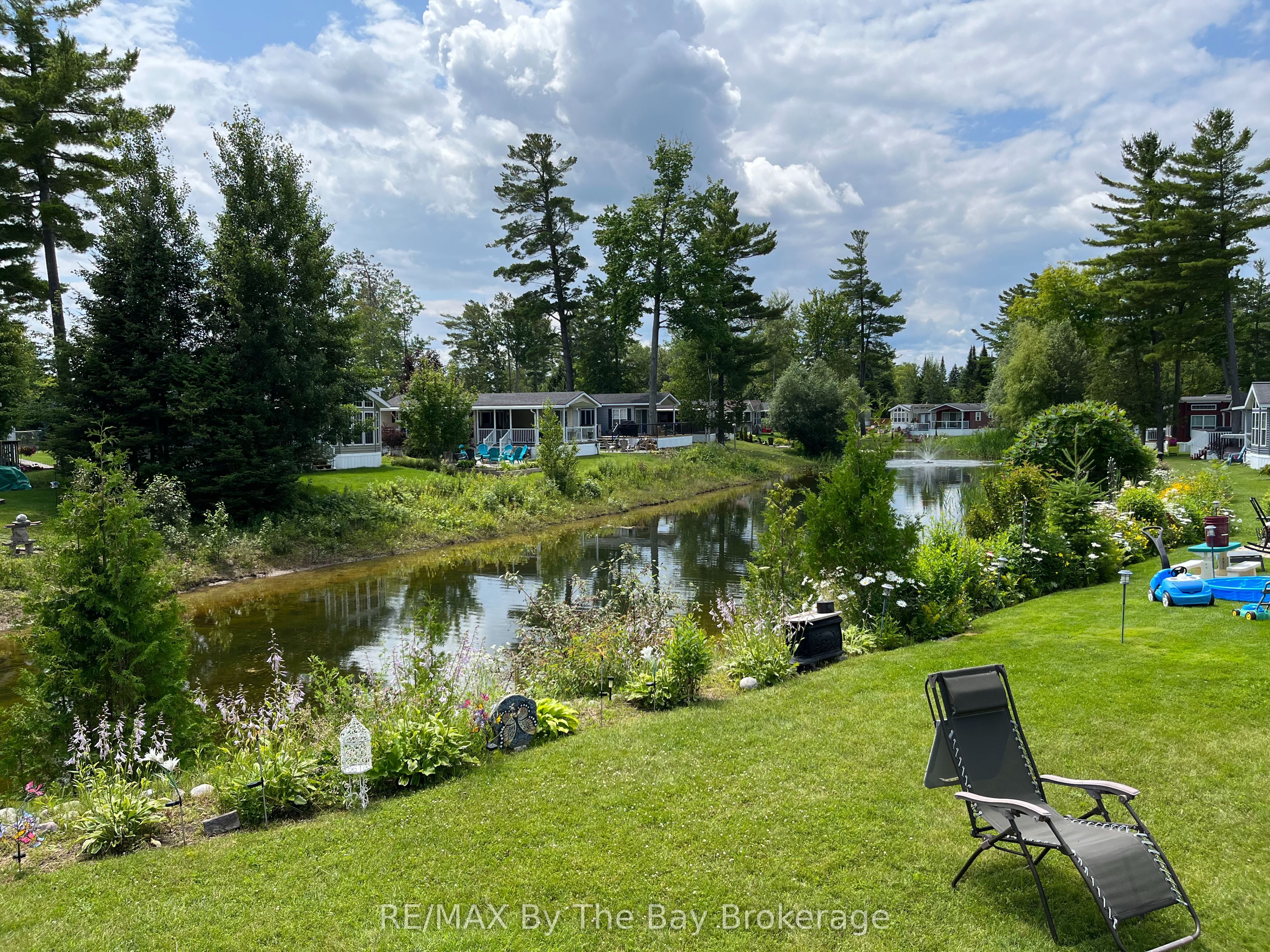 15 Kenora Trail Property Photo 2