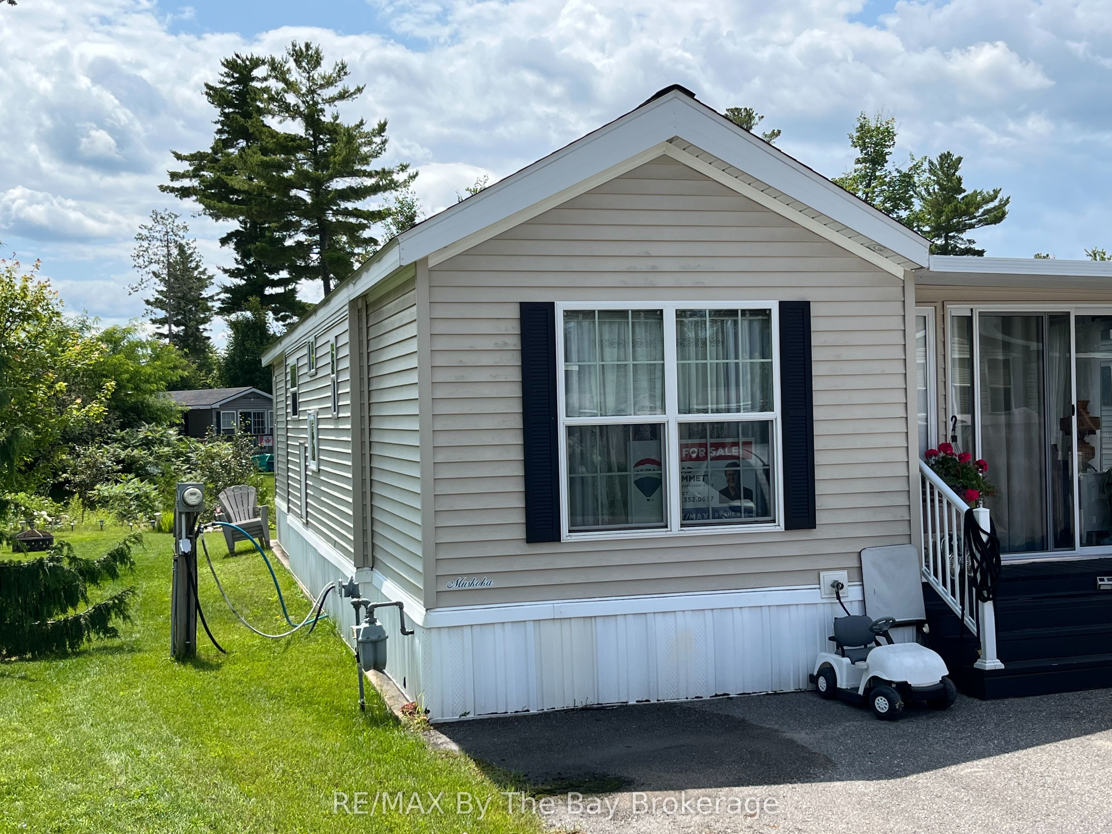 15 Kenora Trail Property Photo 3
