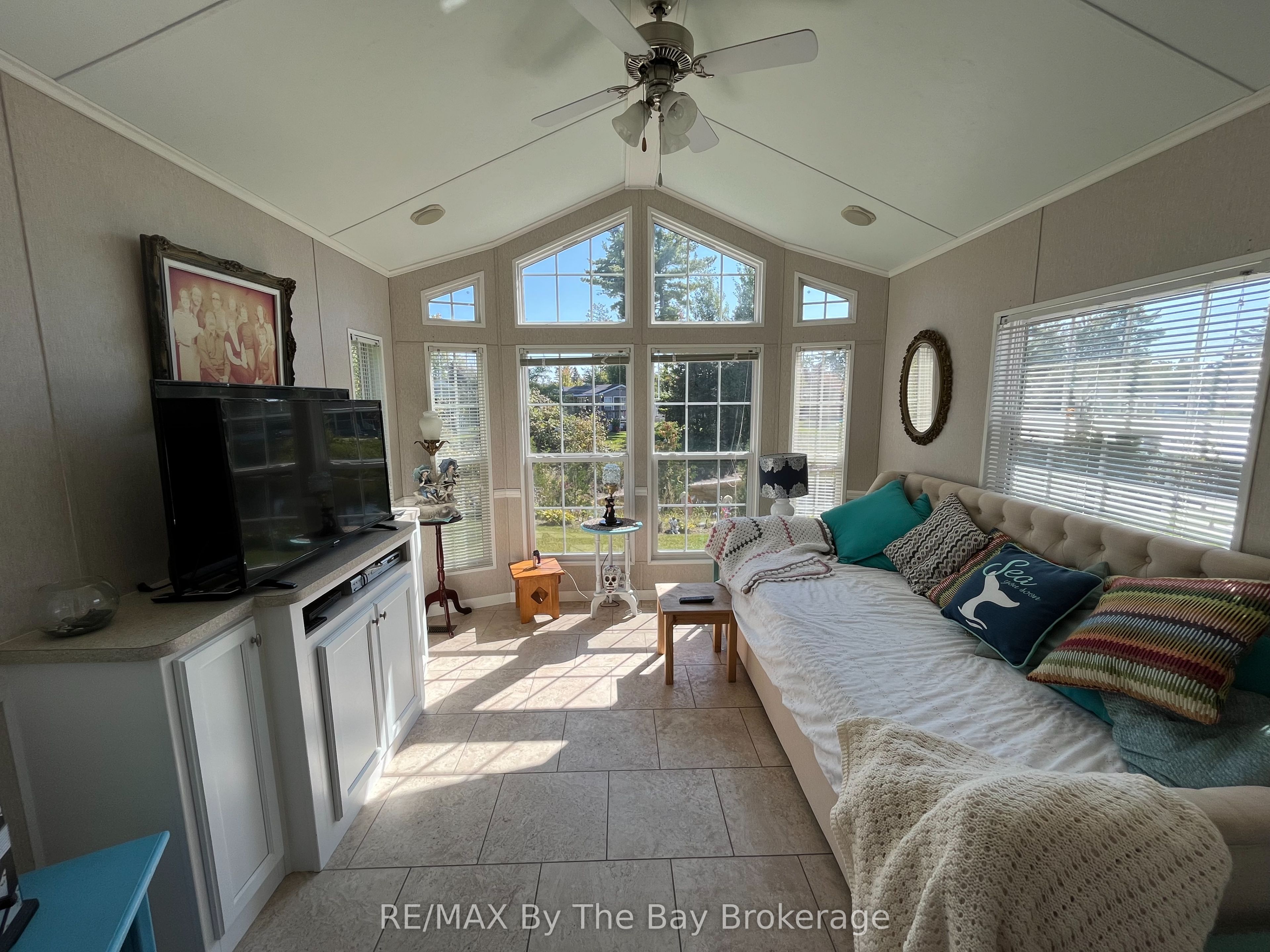 15 Kenora Trail Property Photo 5