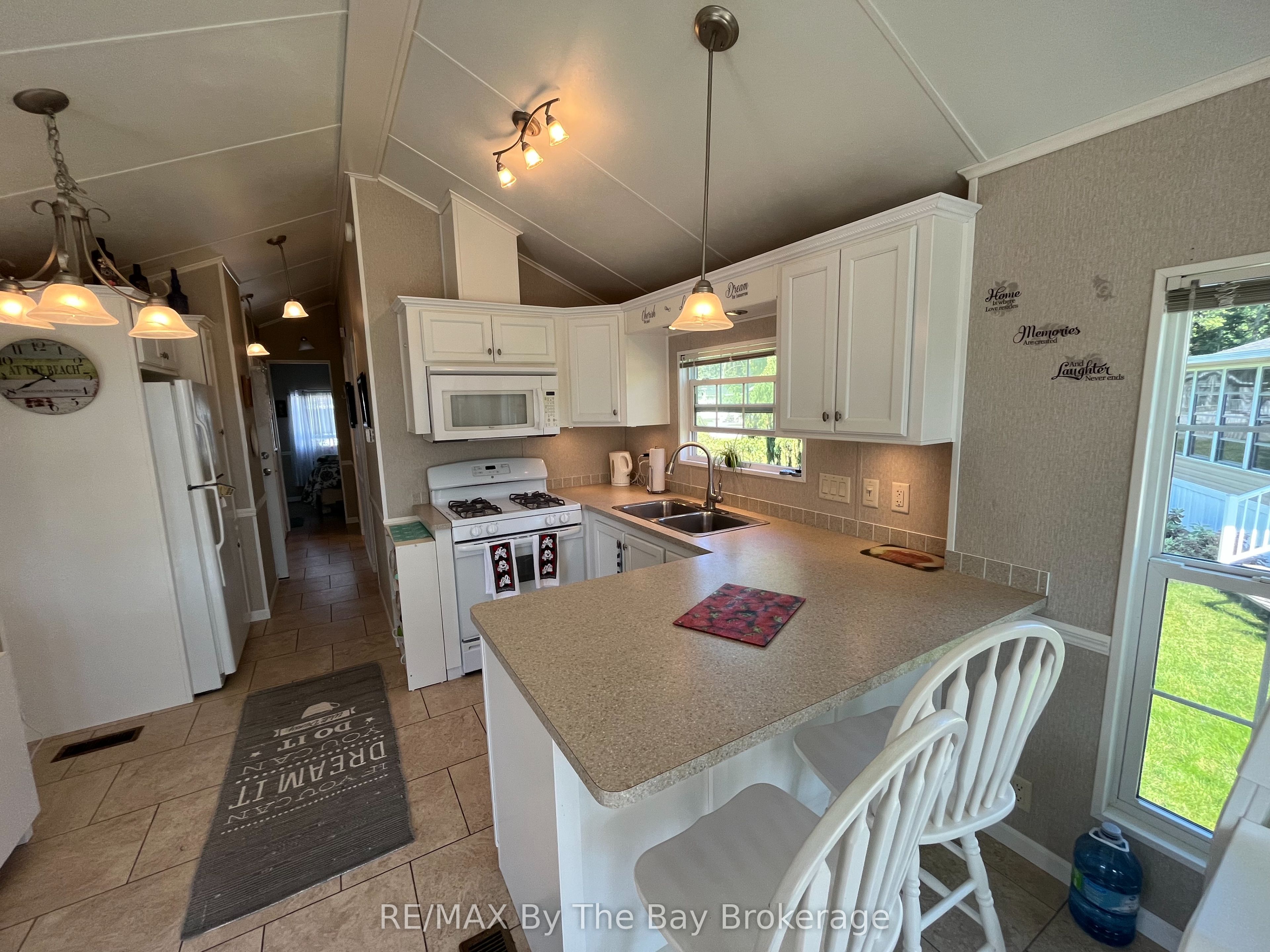 15 Kenora Trail Property Photo 10