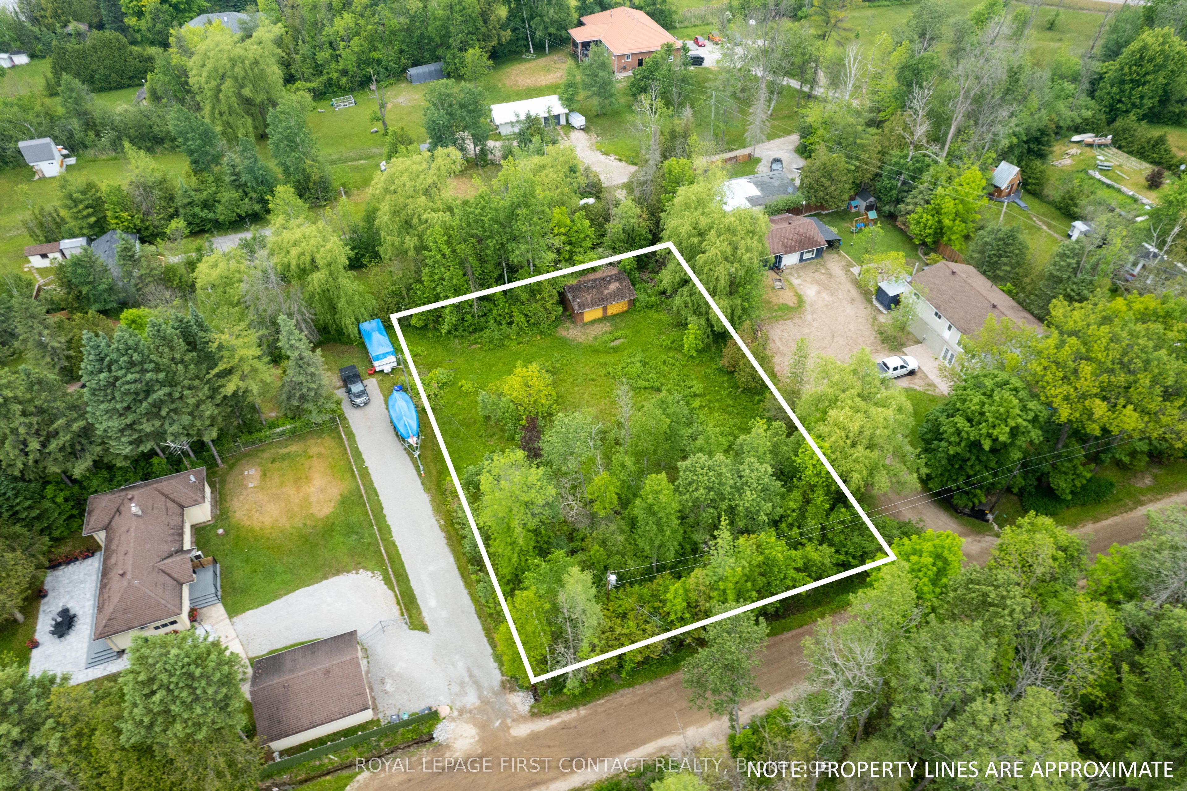 2378 Whetham Road Property Photo 1