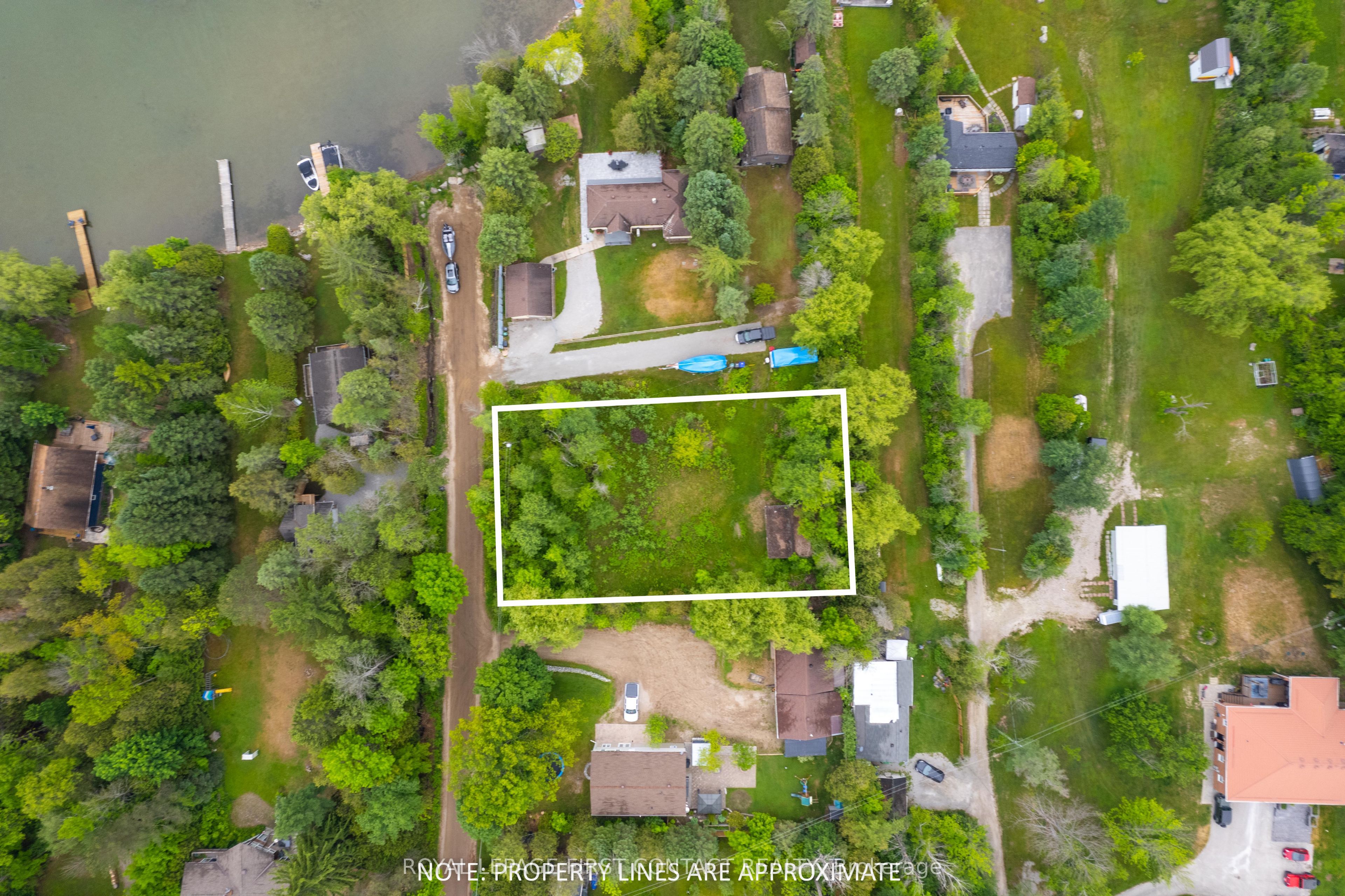 2378 Whetham Road Property Photo 4