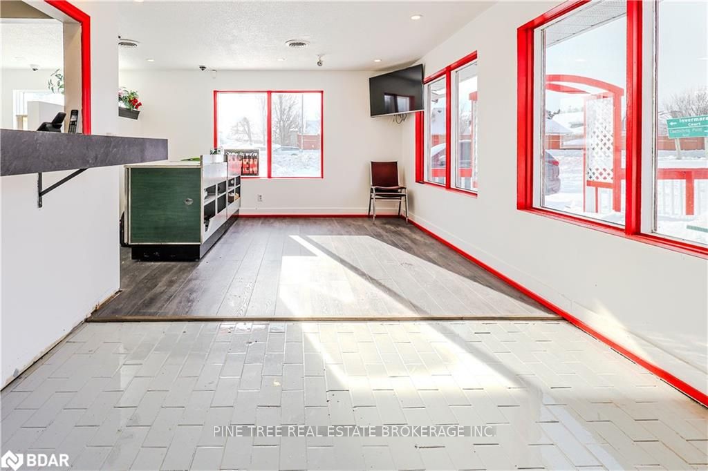 598 Atherley Road Property Photo 11