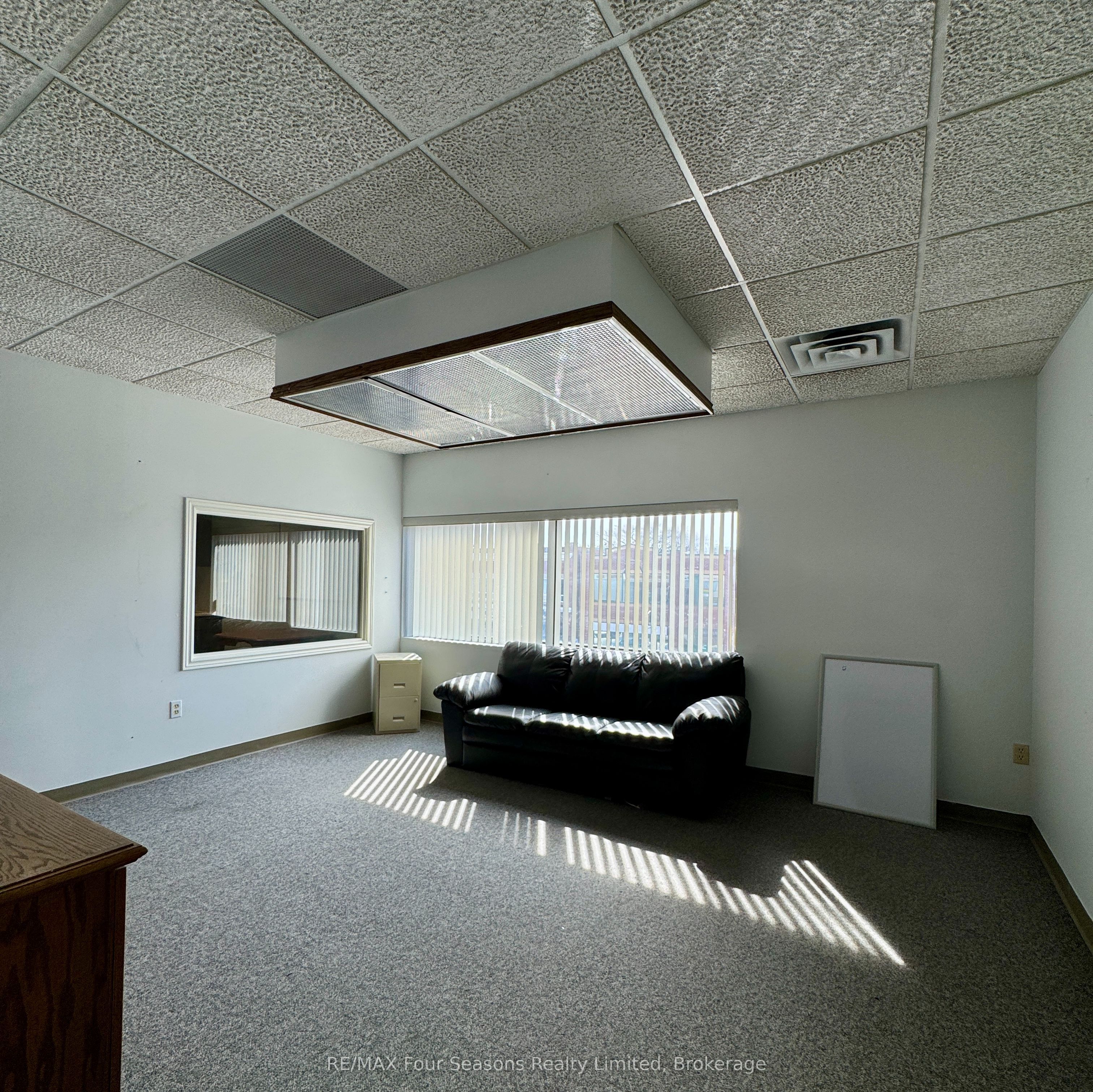 #7 - 191 Hurontario Street Property Photo 5