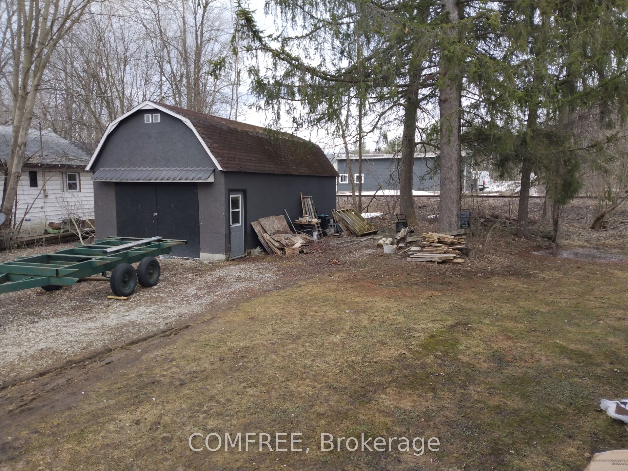 7177 Beach Drive Property Photo 5