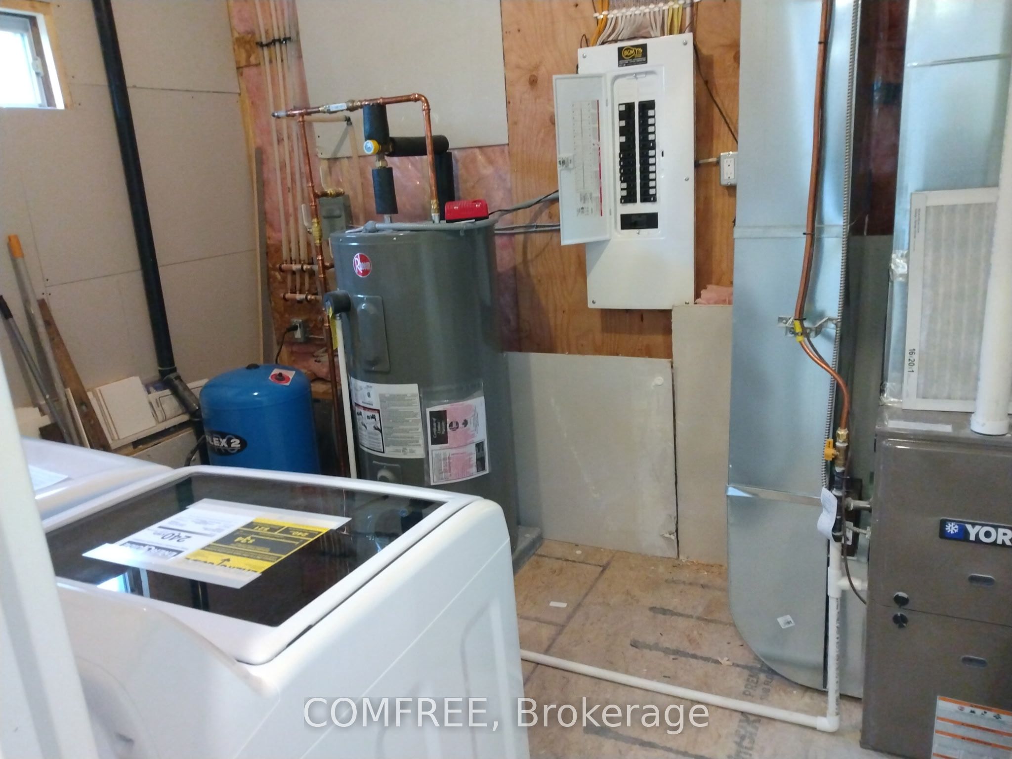 7177 Beach Drive Property Photo 10