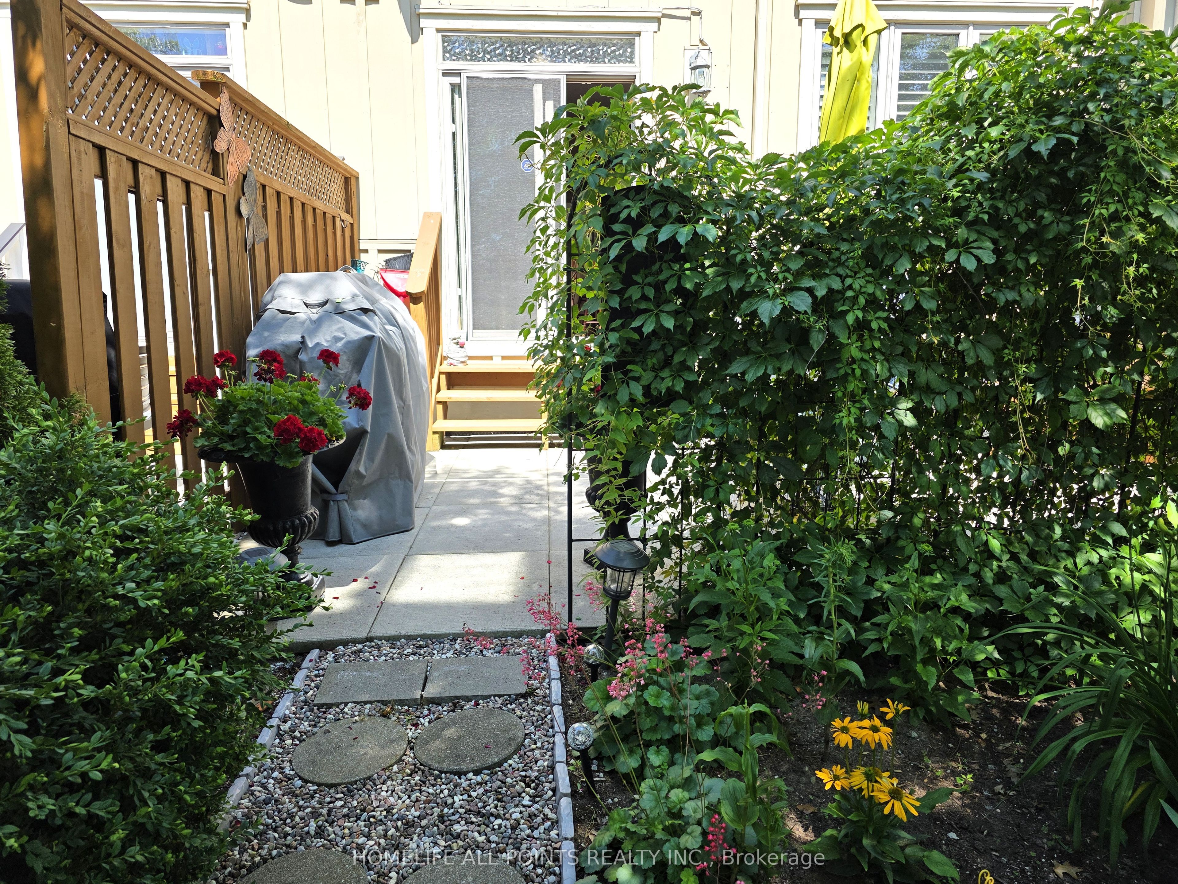 34 Savannah Crescent Property Photo 15