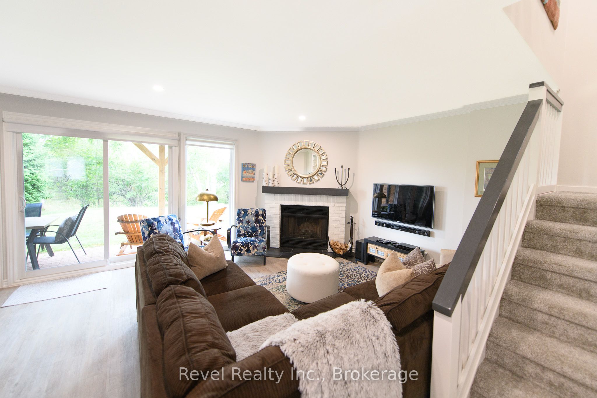 145 Fairway Crescent 58 Property Photo 6