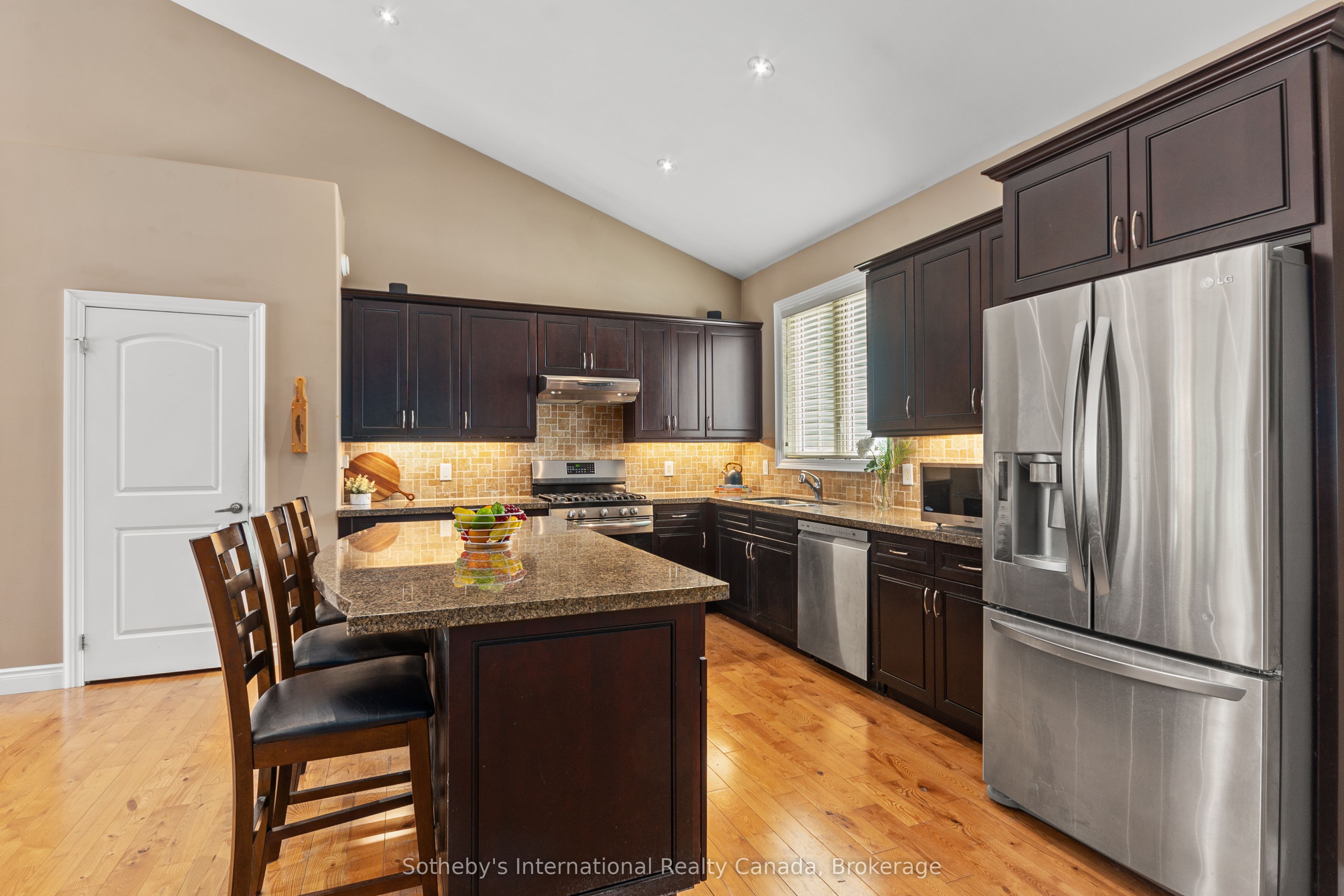 156 Moreau Parkway Property Photo 6