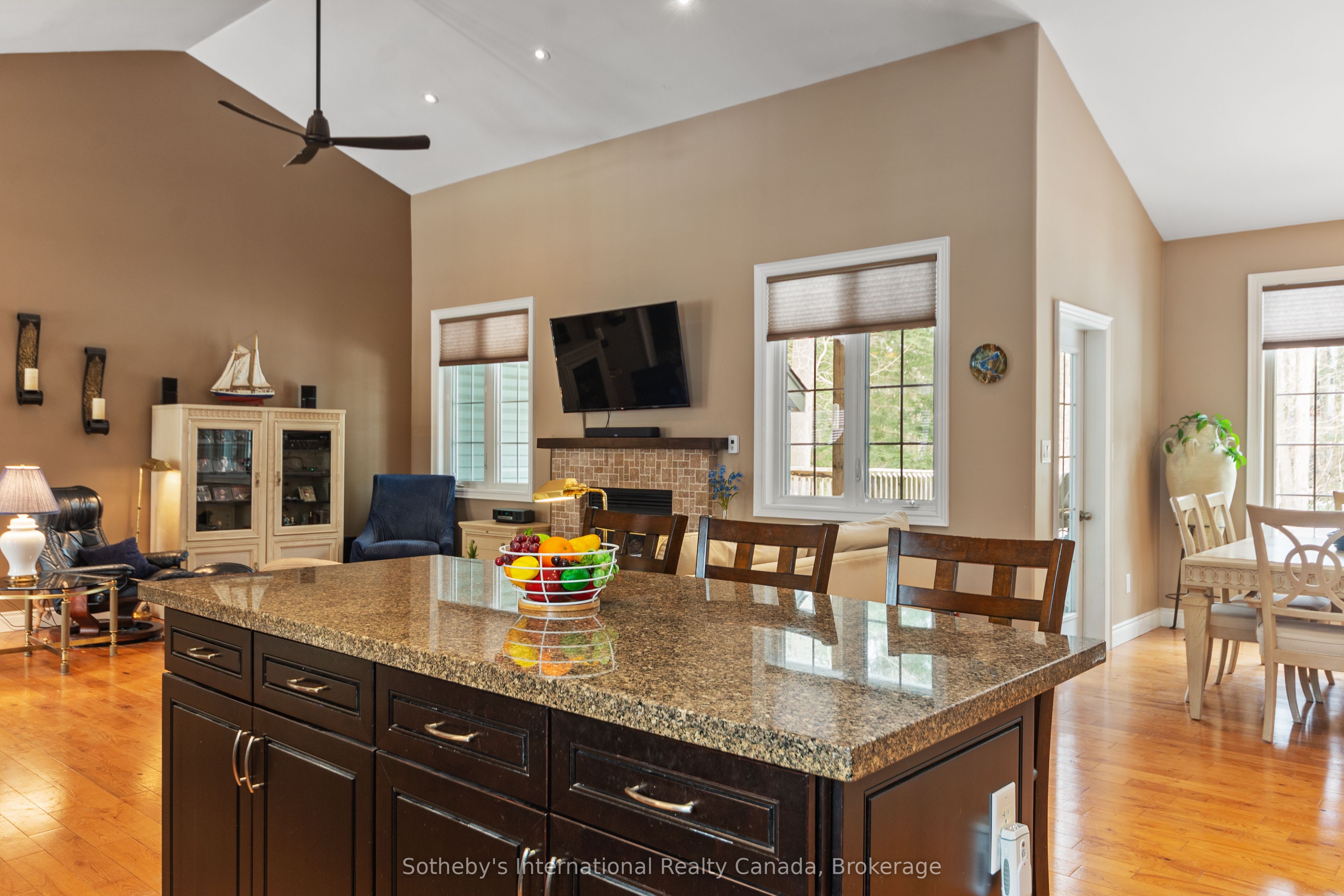 156 Moreau Parkway Property Photo 10