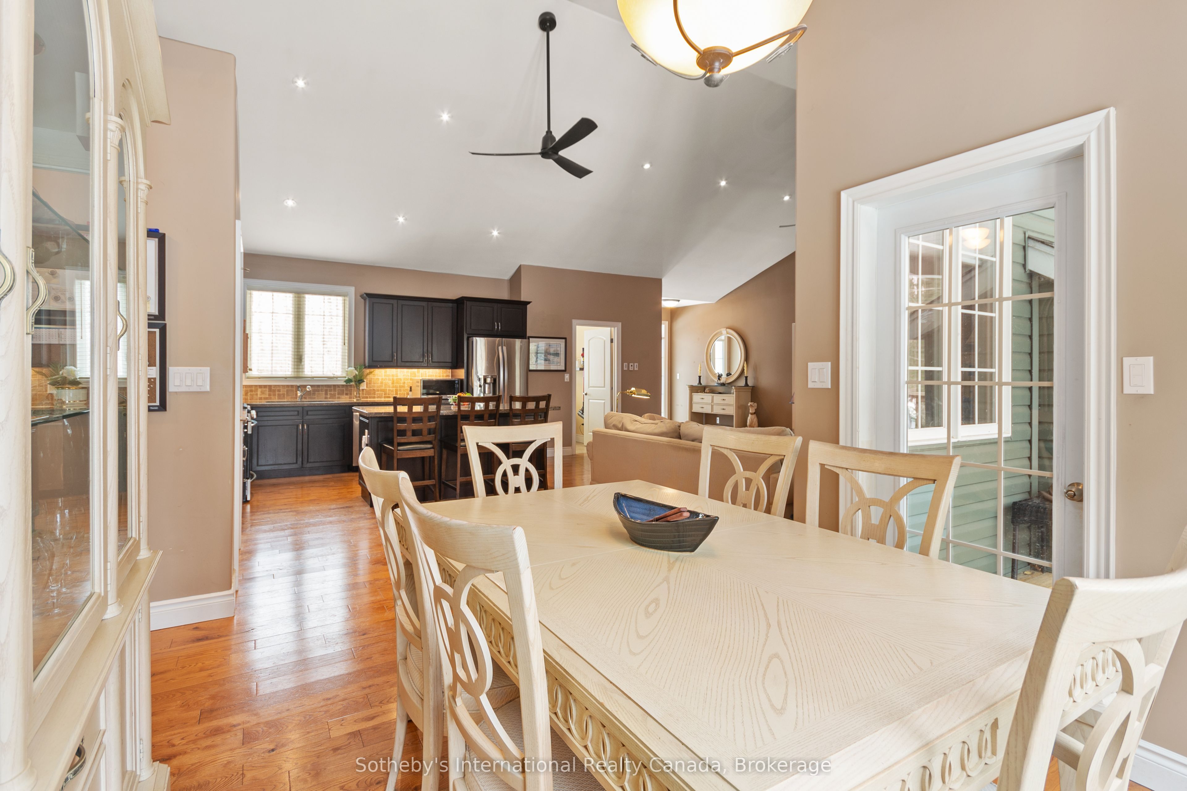 156 Moreau Parkway Property Photo 12
