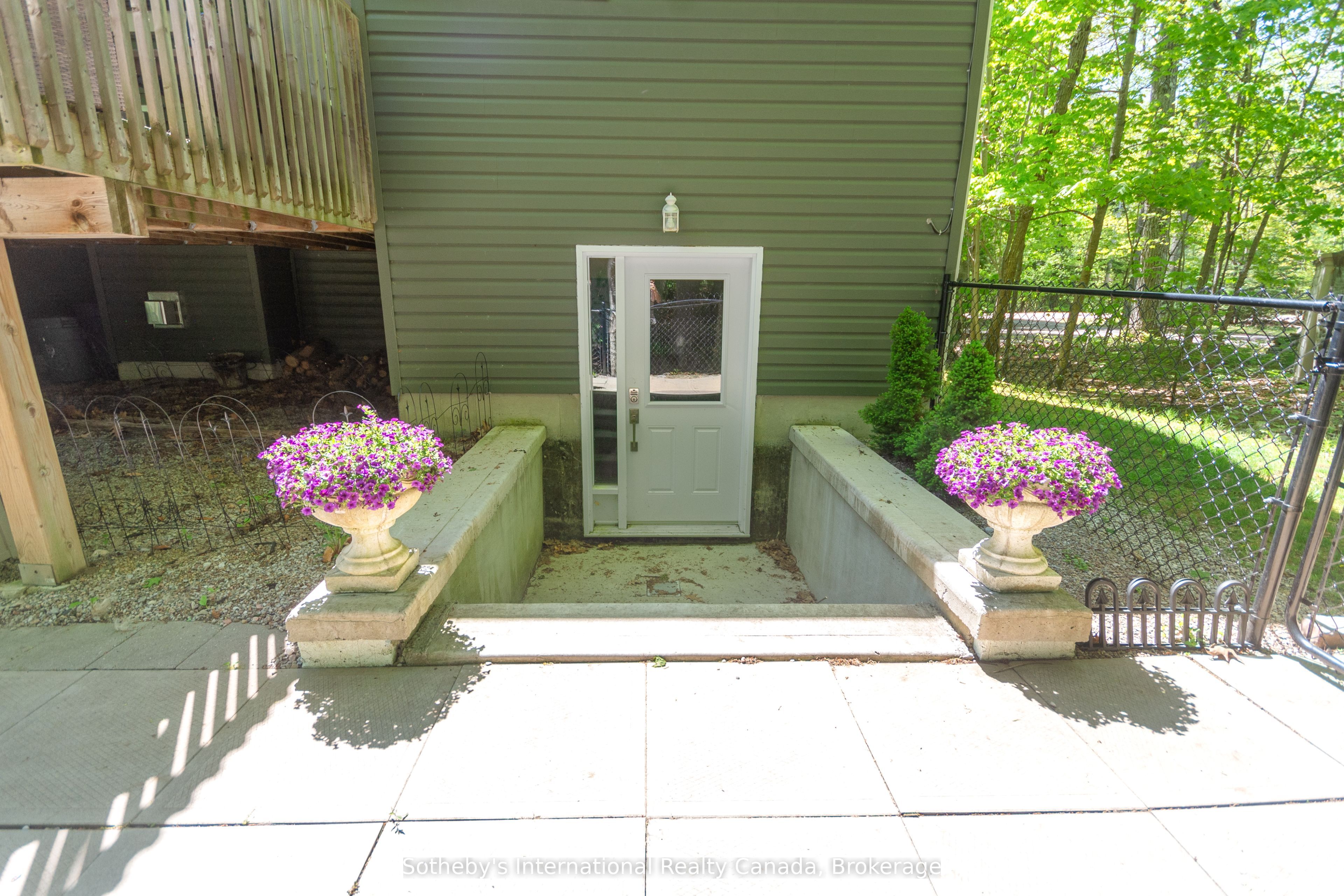 156 Moreau Parkway Property Photo 35
