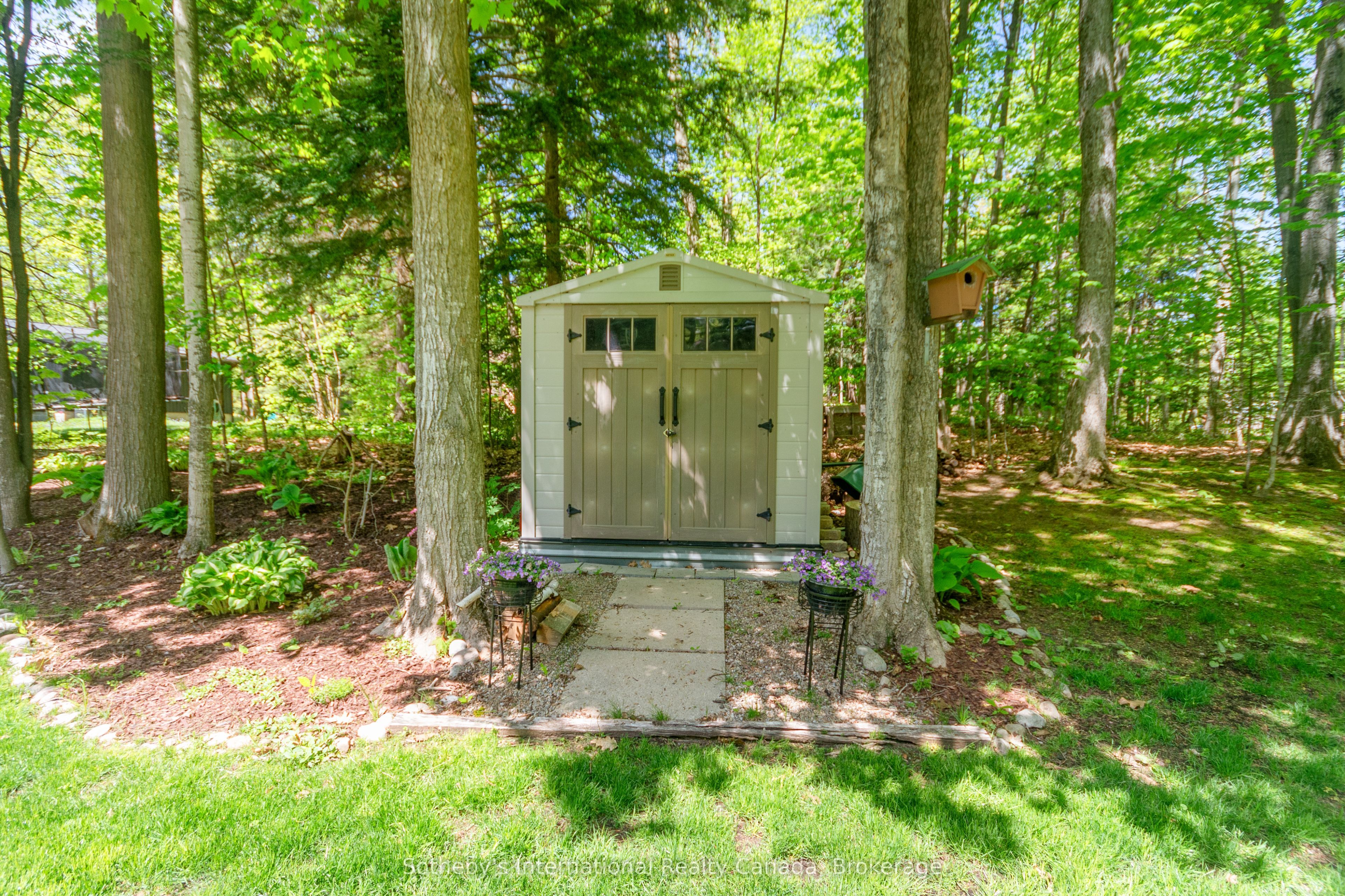 156 Moreau Parkway Property Photo 36