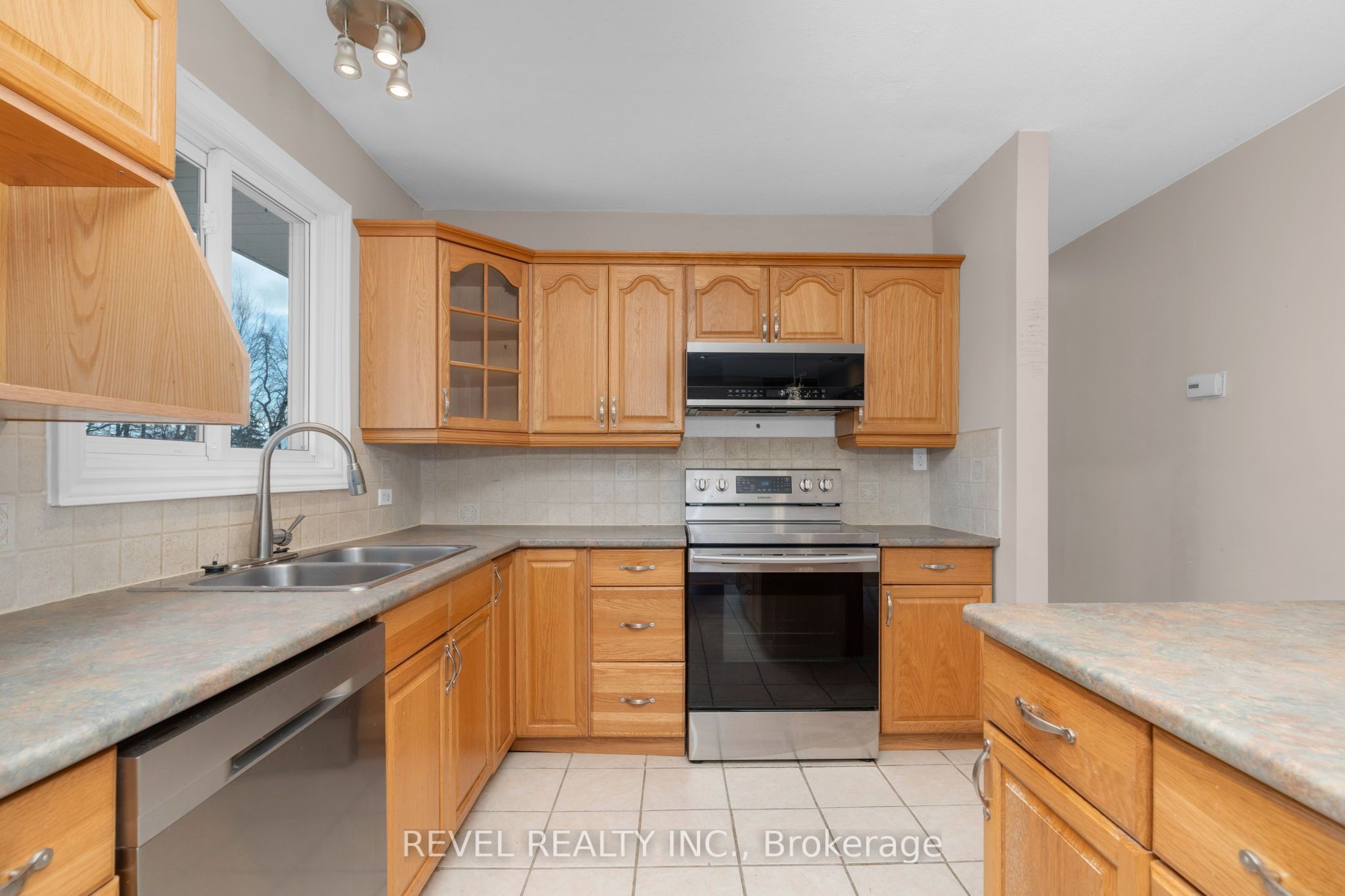 23 Greengables Drive Property Photo 6