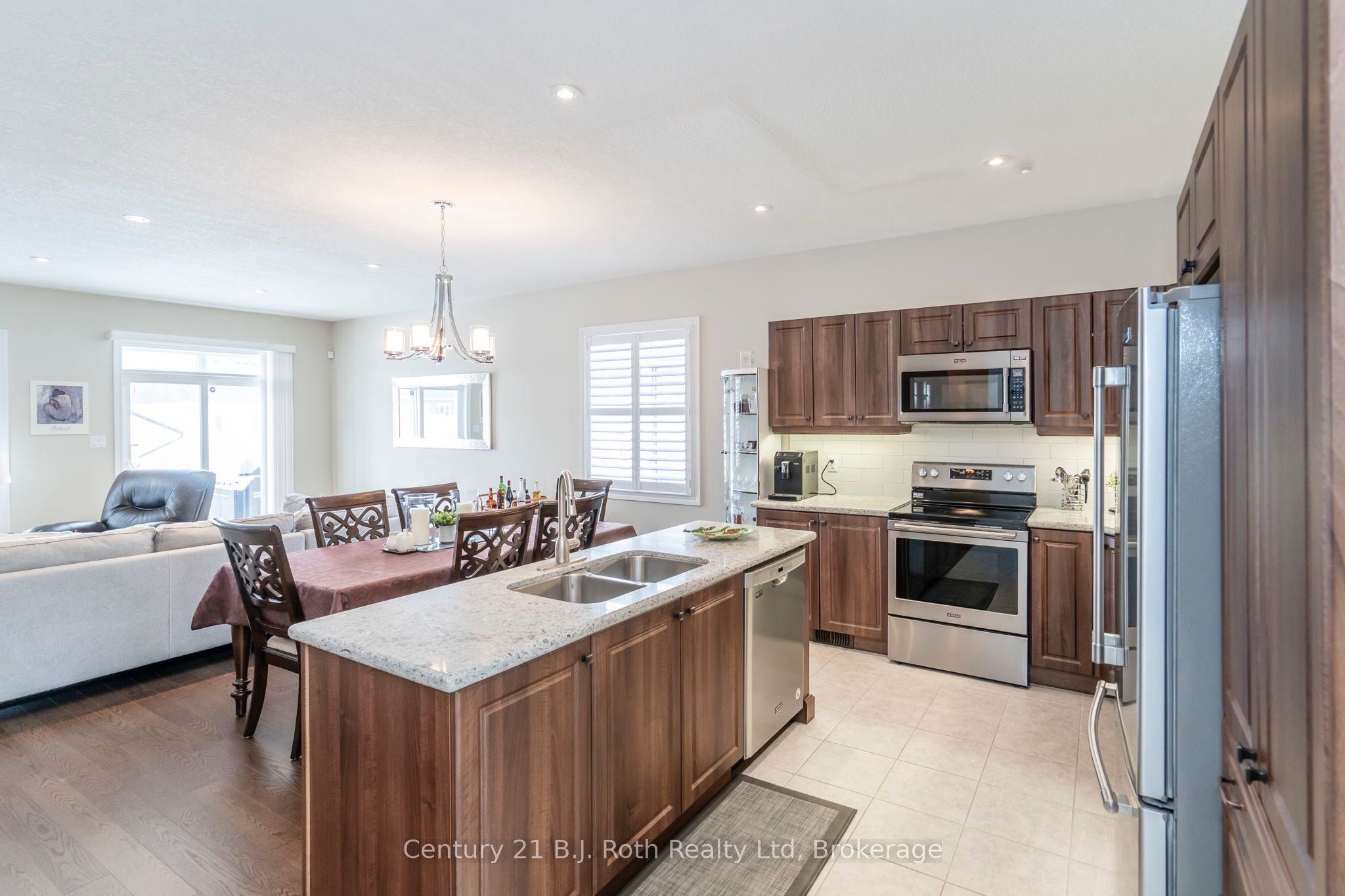 4 Charlie Rawson Boulevard Property Photo 4