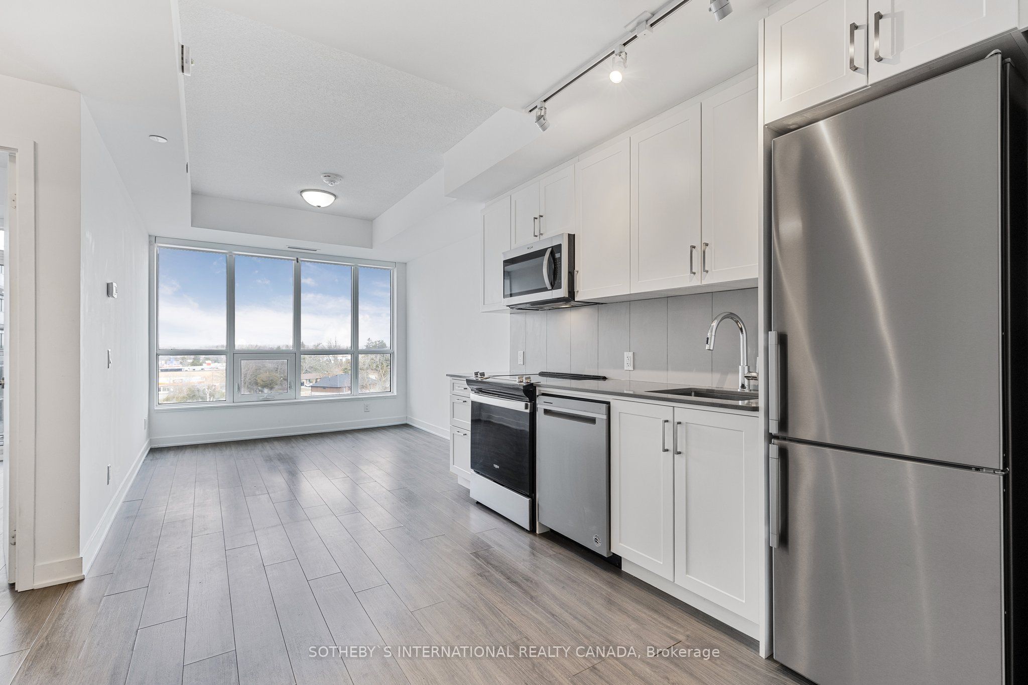 681 Yonge Street 403 Property Photo 1