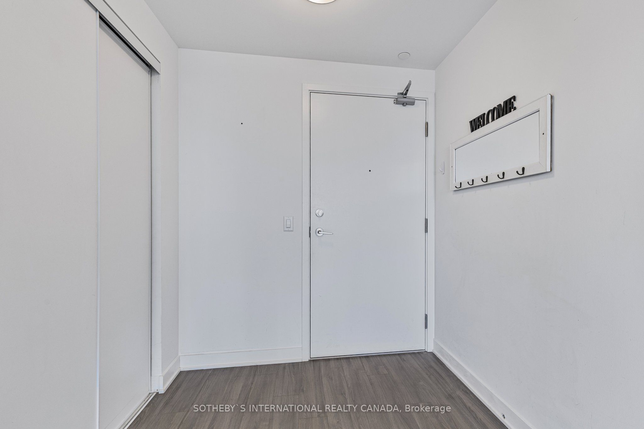 681 Yonge Street 403 Property Photo 2