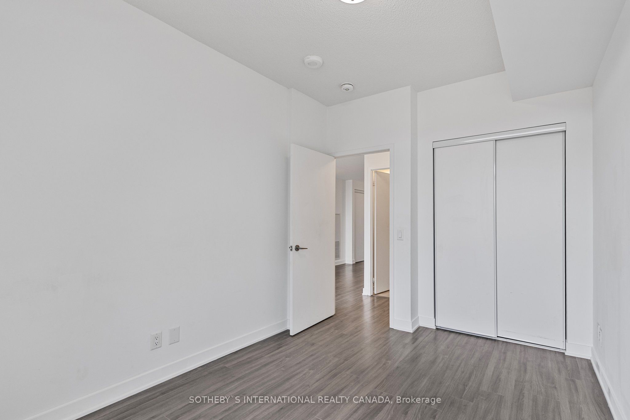 681 Yonge Street 403 Property Photo 8