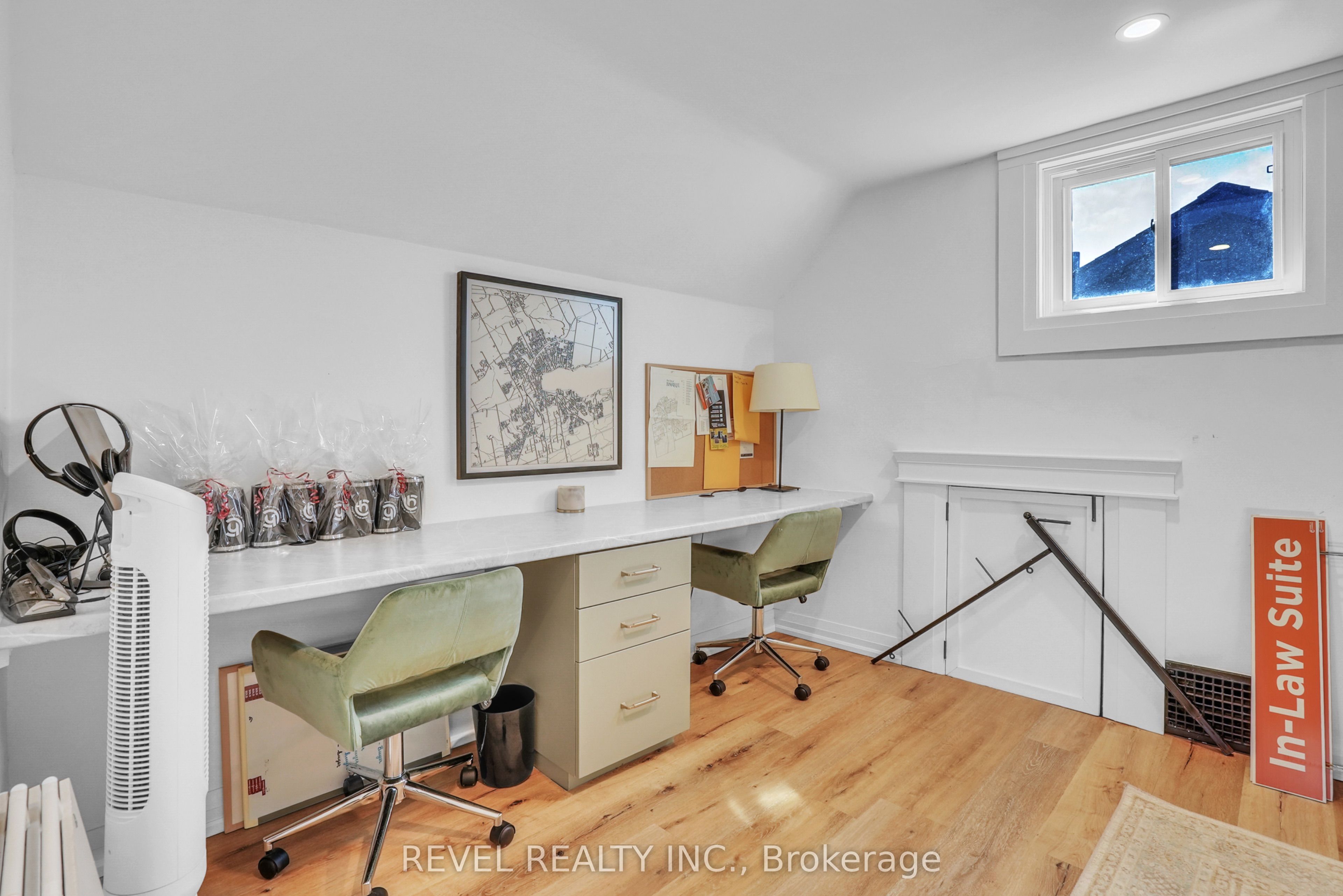 27 Victoria Street Property Photo 31