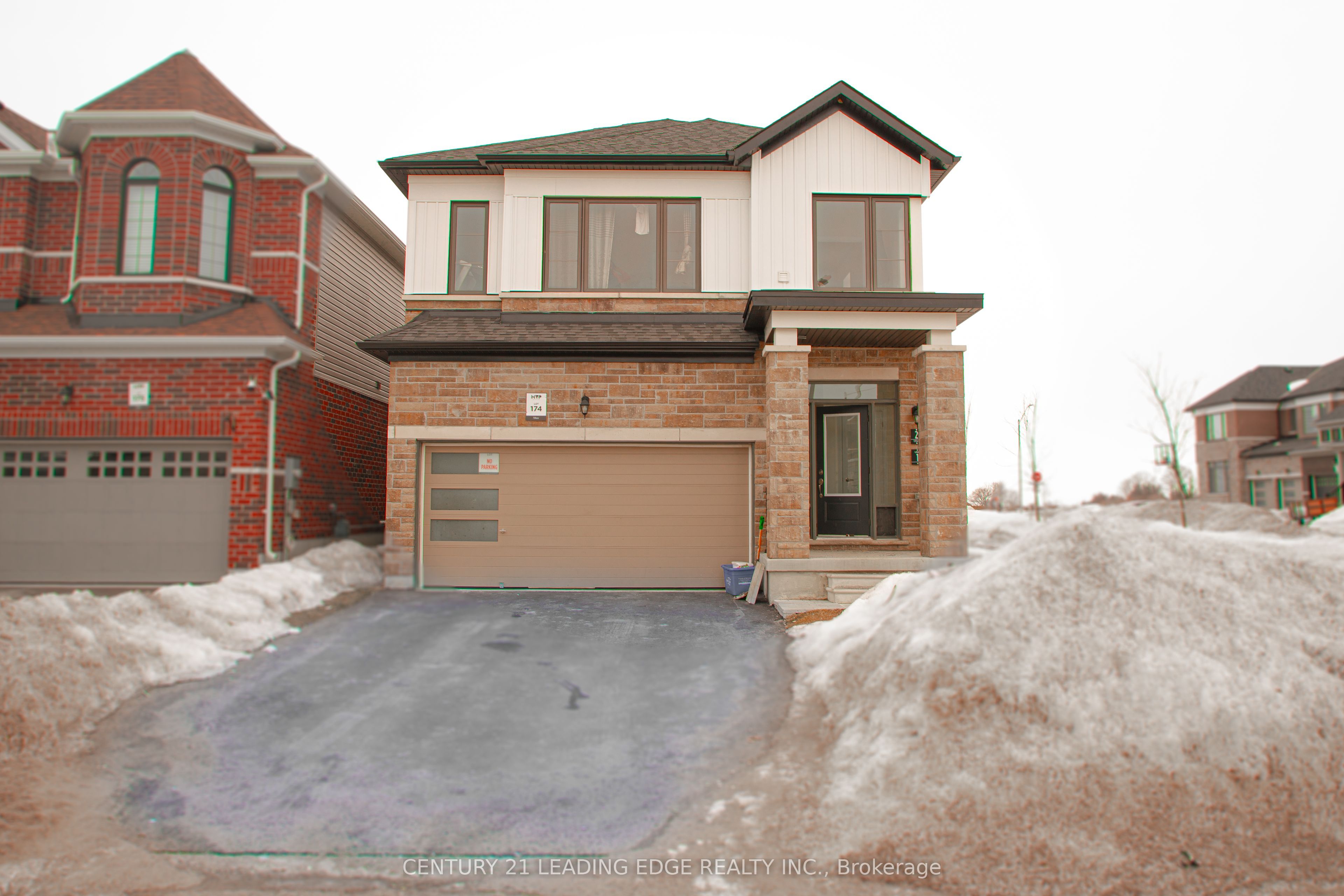 2 Ludlow Drive E Property Photo 1