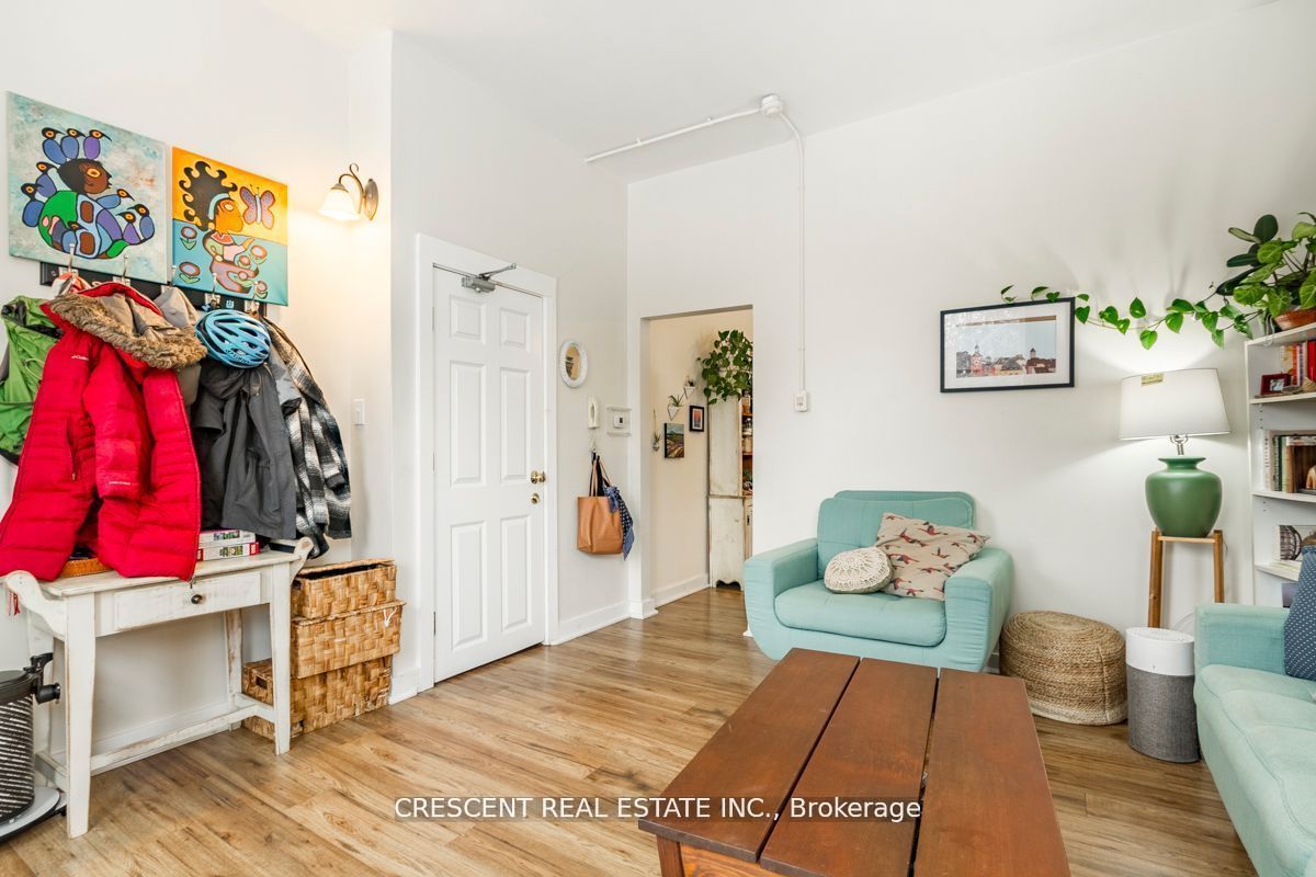 265 Barrie Road Property Photo 6