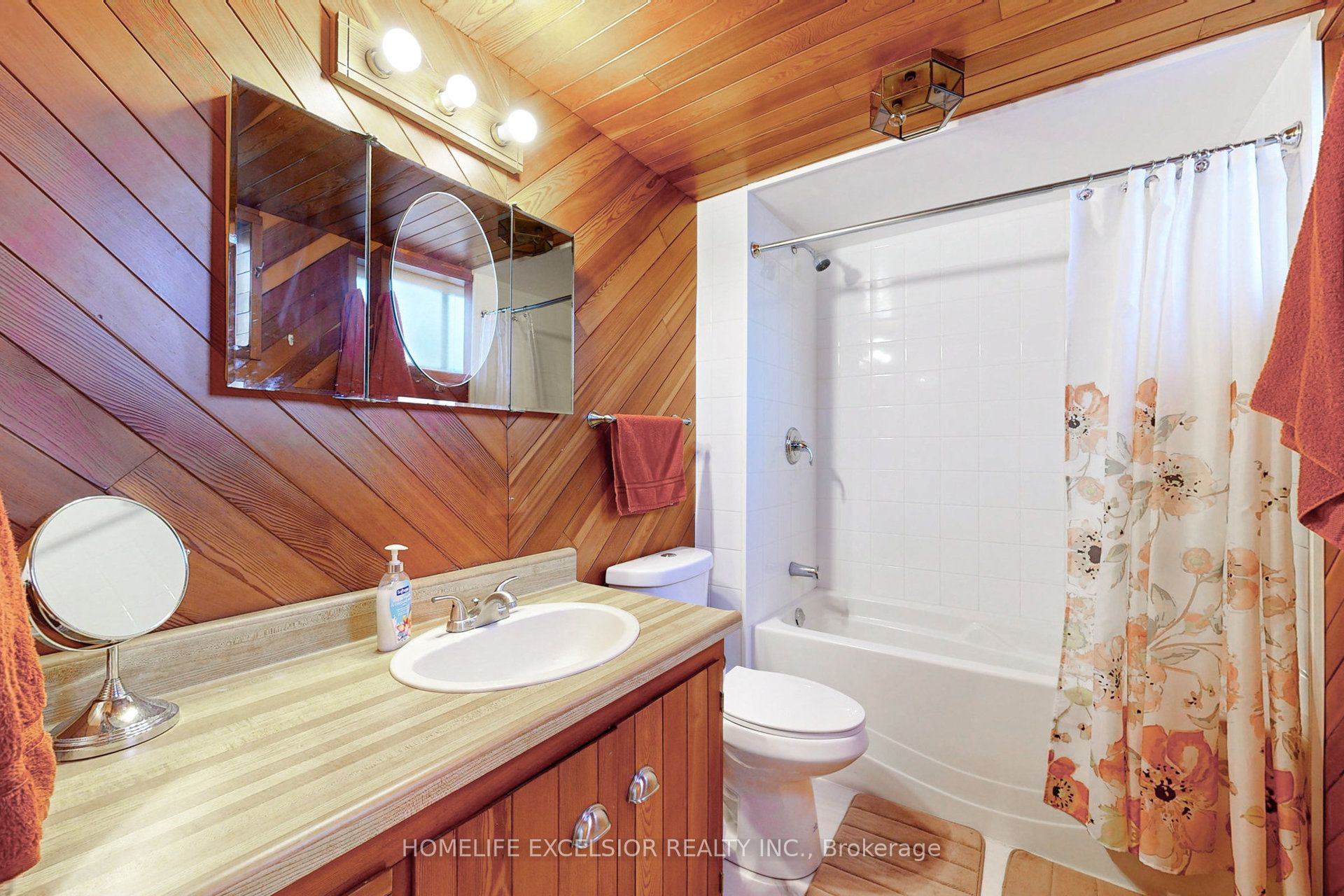 823 Essa Road Property Photo 35