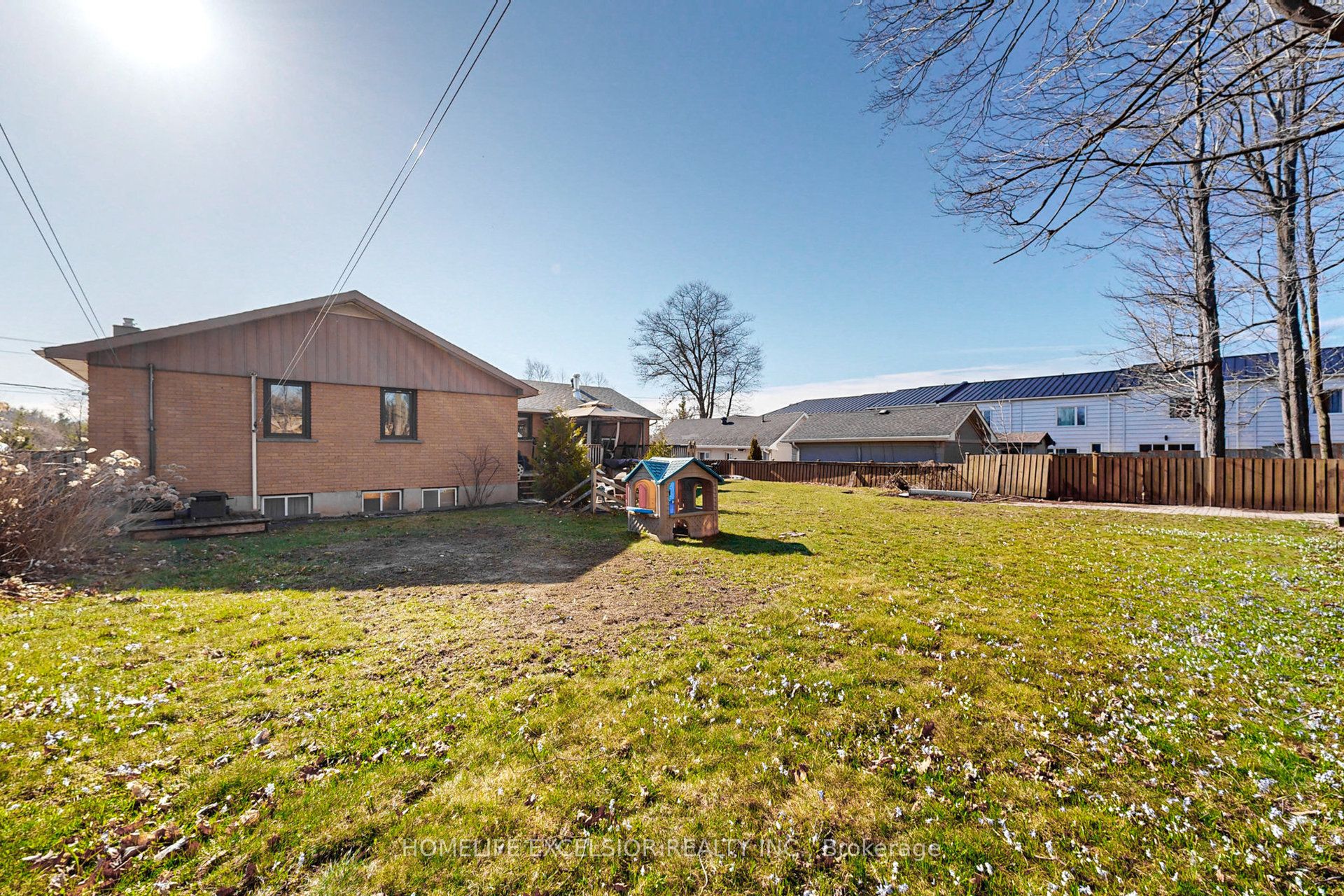 823 Essa Road Property Photo 39