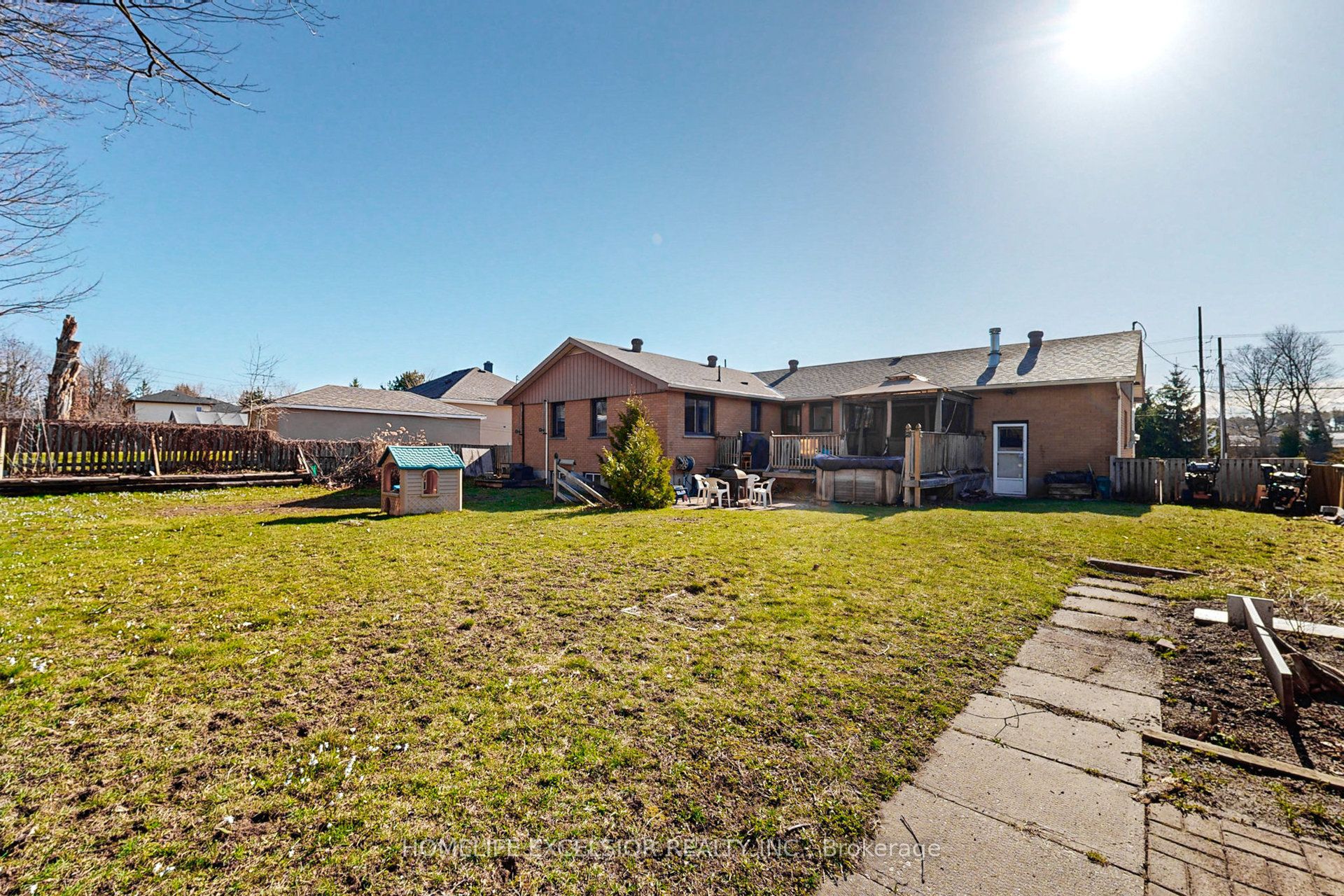 823 Essa Road Property Photo 40