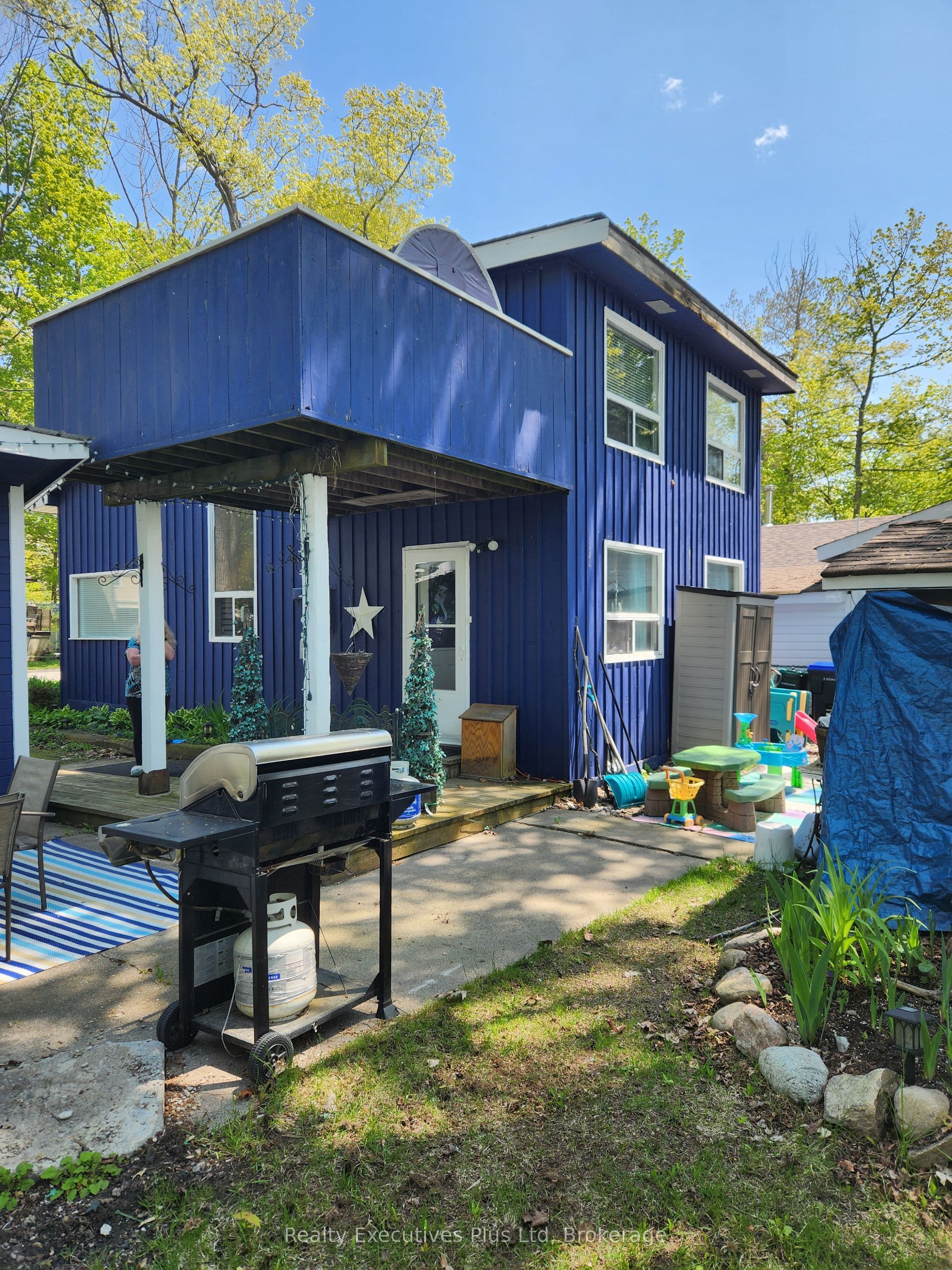 48 Tiny Beaches Road N Property Photo 1