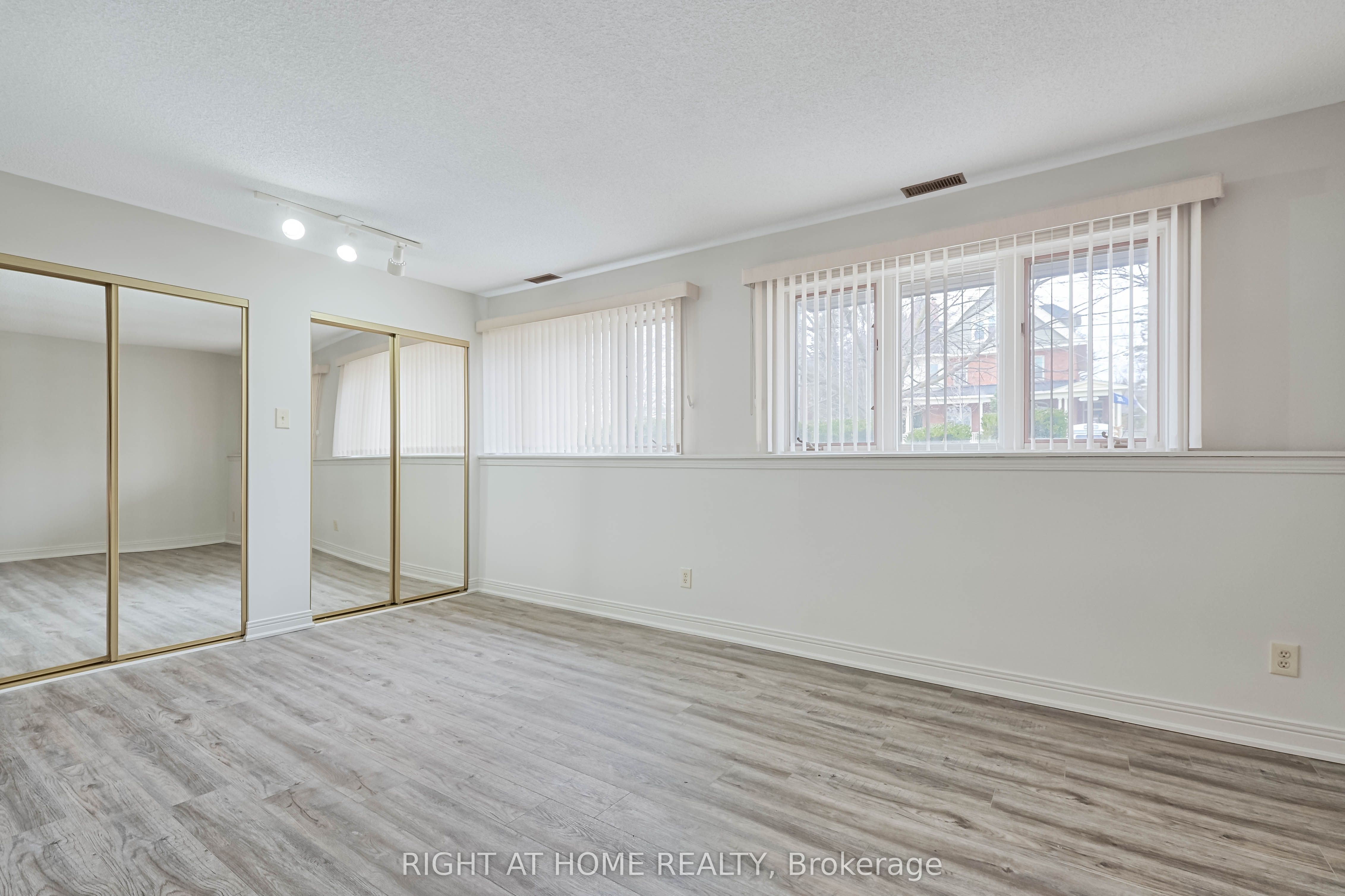 215 Pine Street 4 Property Photo 11