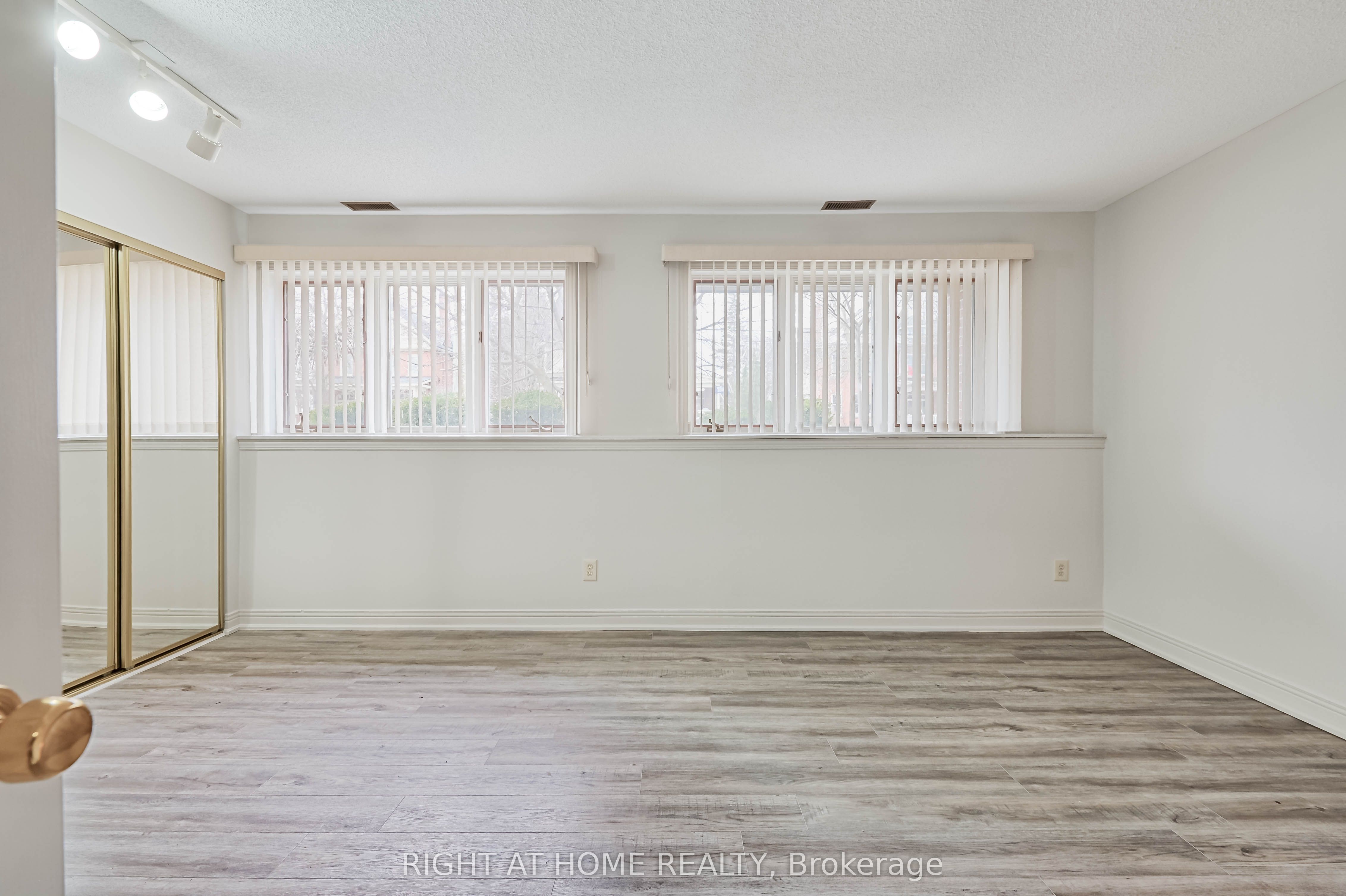 215 Pine Street 4 Property Photo 12
