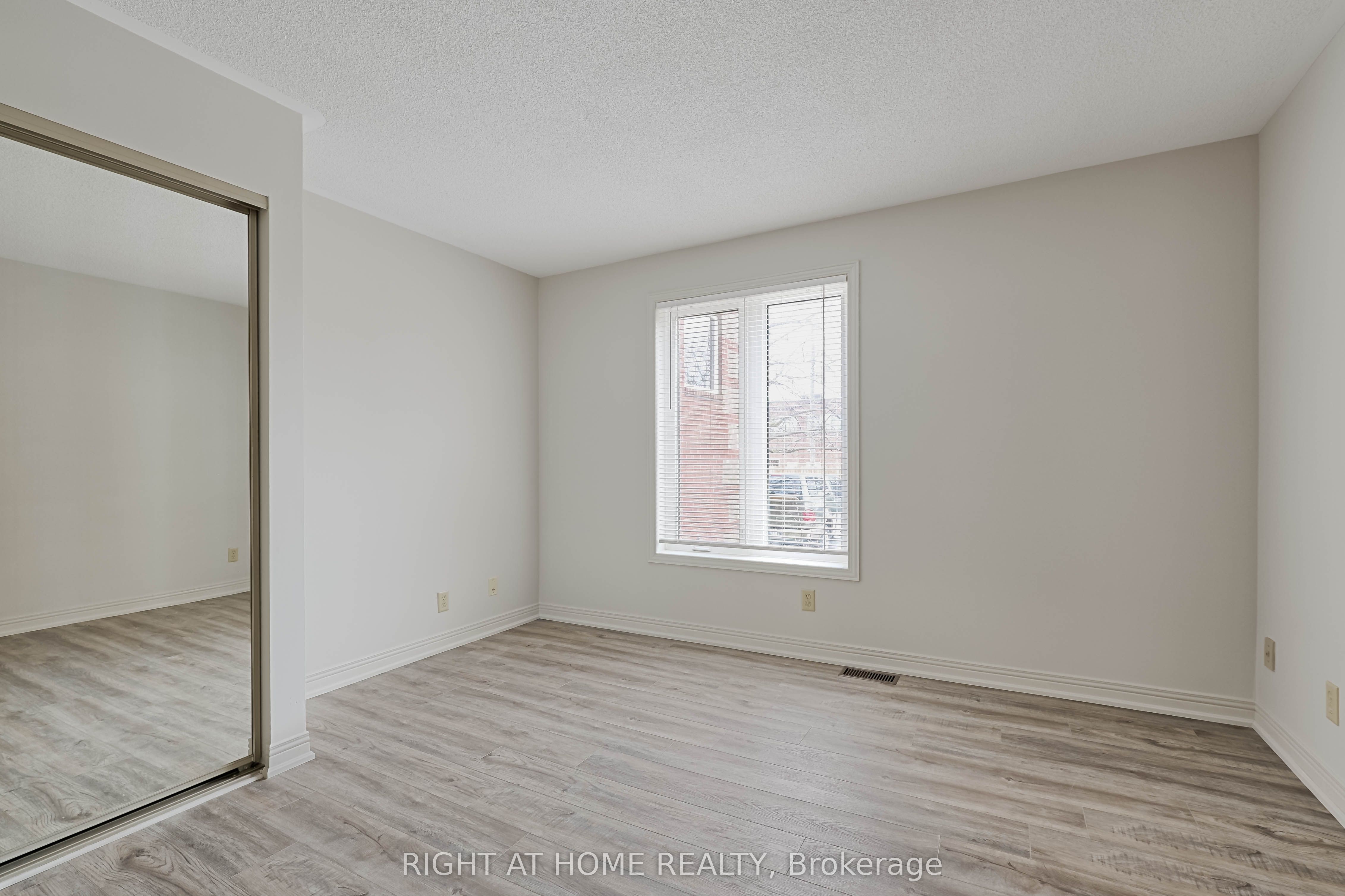 215 Pine Street 4 Property Photo 15