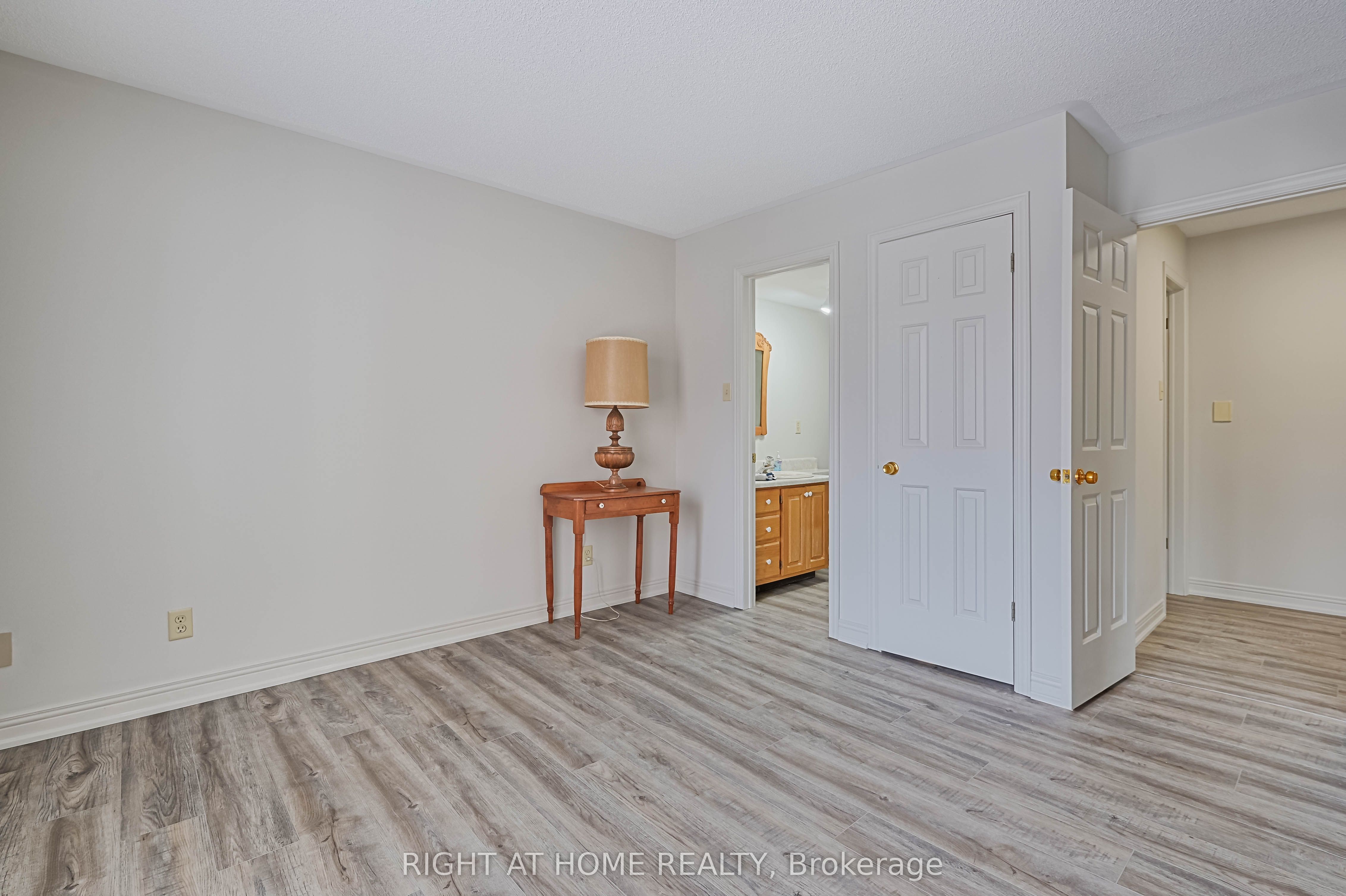 215 Pine Street 4 Property Photo 17