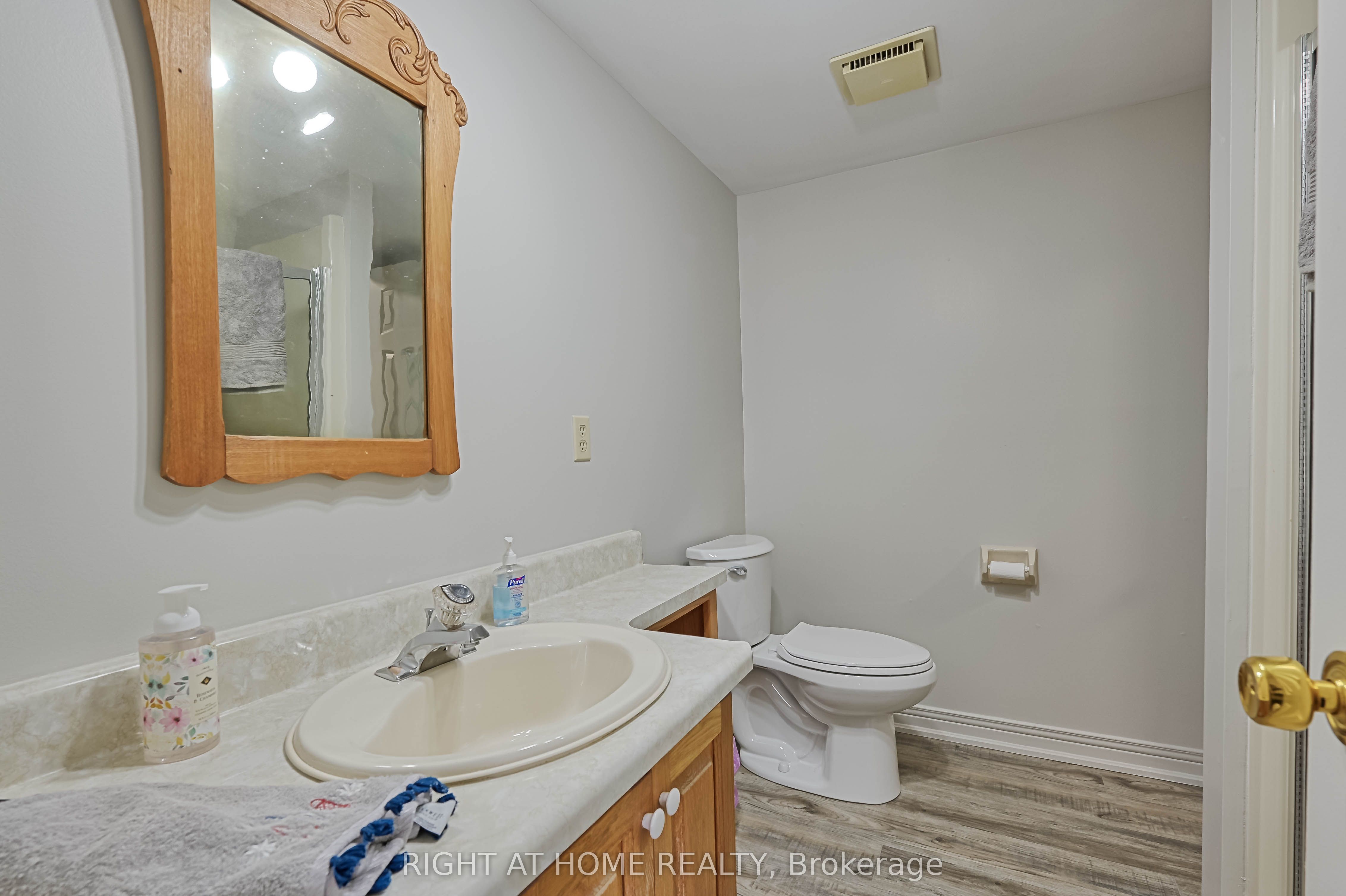 215 Pine Street 4 Property Photo 19
