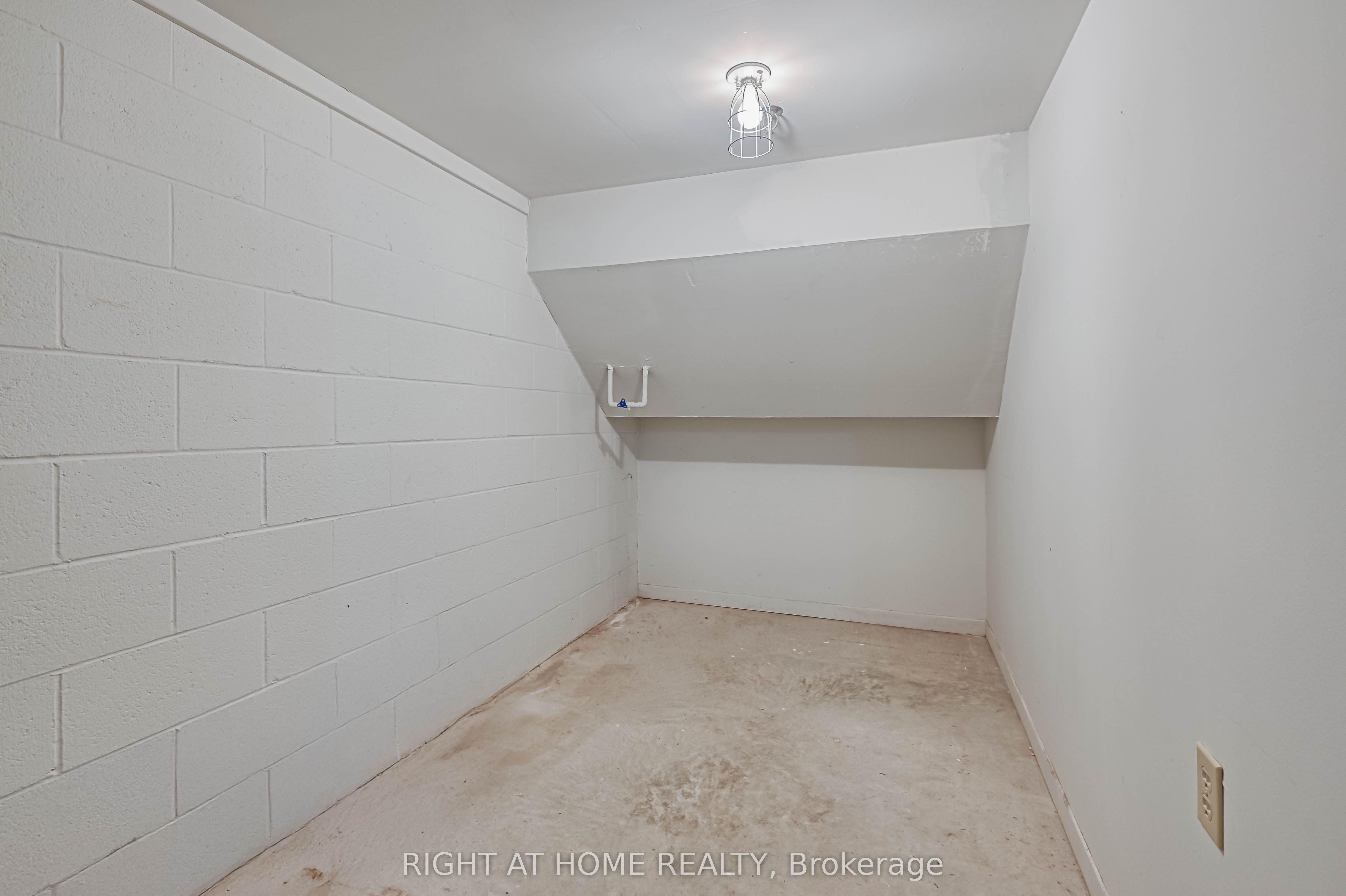 215 Pine Street 4 Property Photo 20