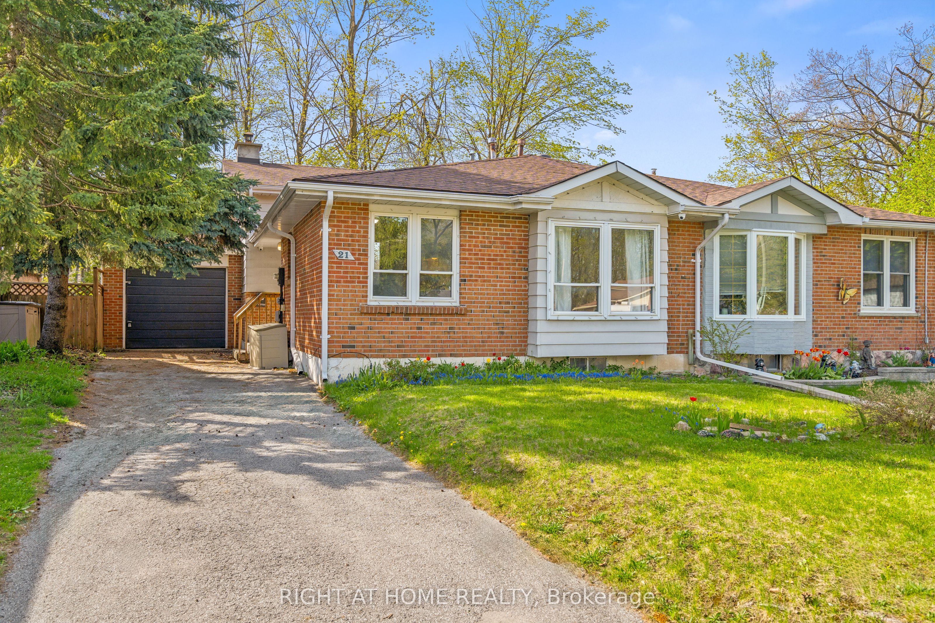 21 Ashdale Court Property Photo 1